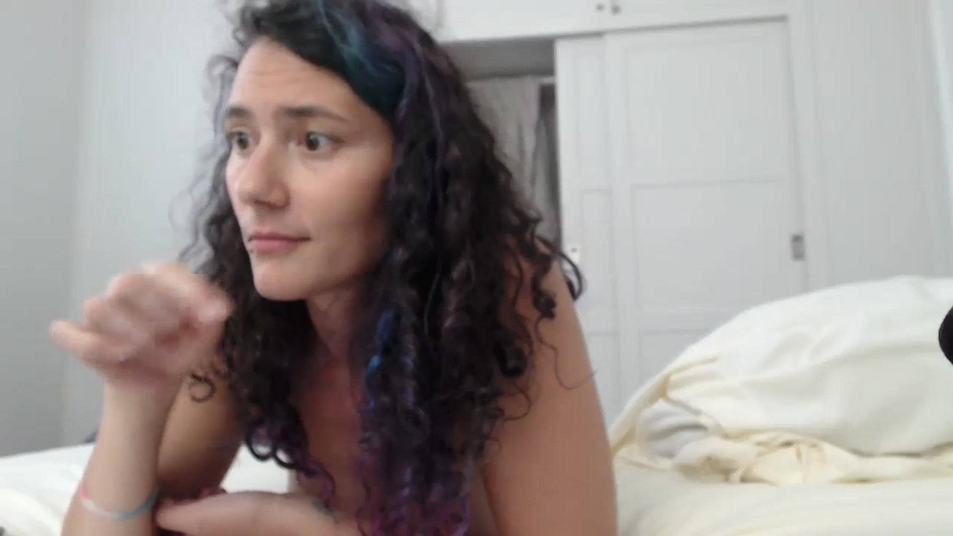 Gallery image thumbnail from Violethooper1's myfreecams stream on, 01/01/2026, 20:25 image 18 of 20