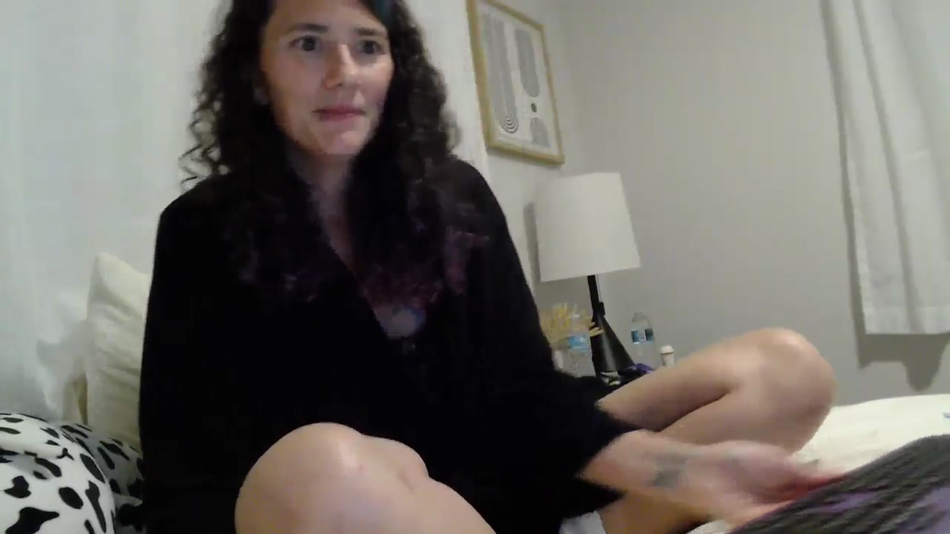 Gallery image thumbnail from Violethooper1's myfreecams stream on, 01/02/2026, 06:45 image 6 of 20