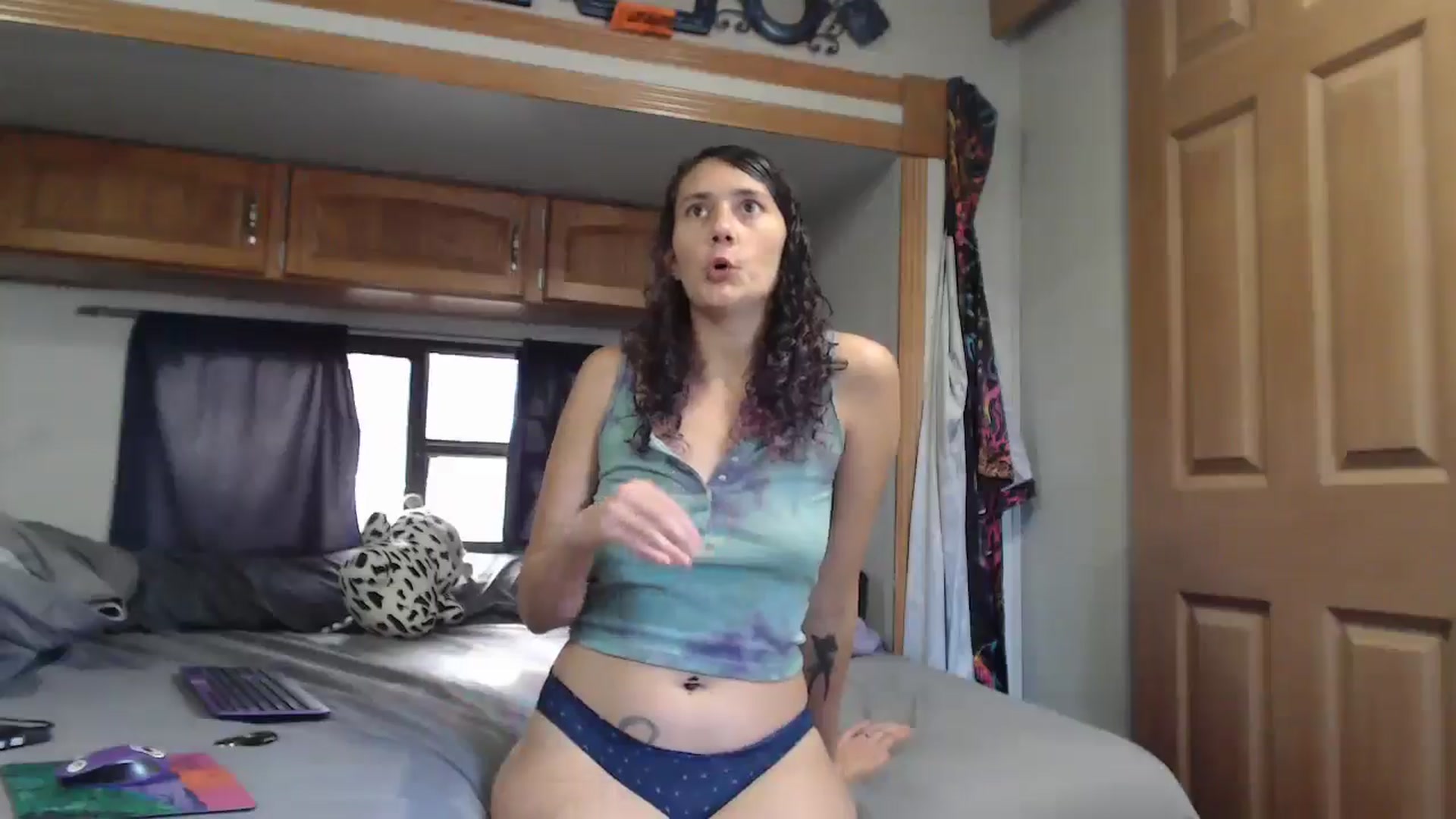 Gallery image thumbnail from Violethooper1's myfreecams stream on, 01/06/2026, 20:20 image 8 of 20