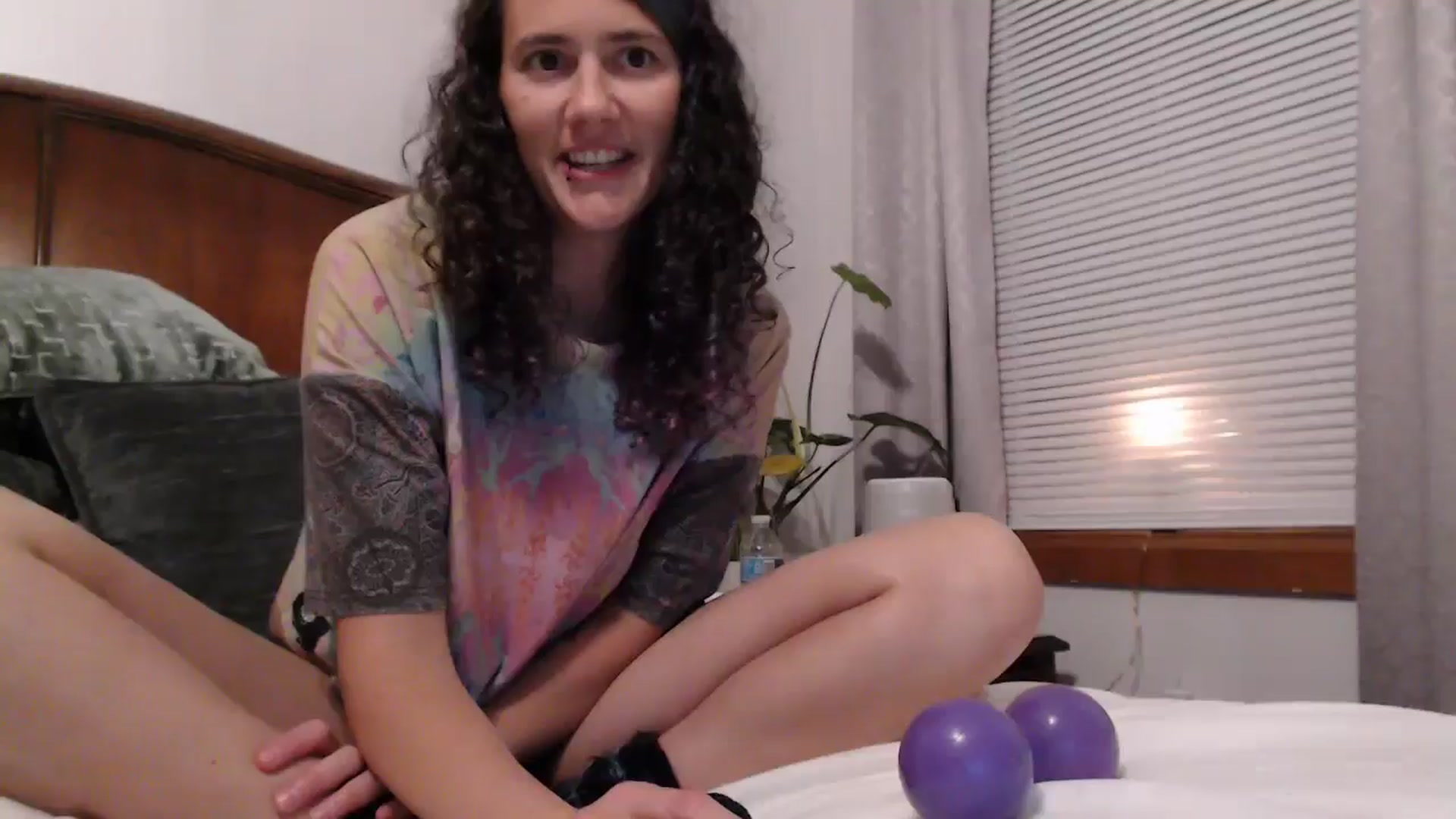 Gallery image thumbnail from Violethooper1's myfreecams stream on, 01/08/2026, 07:24 image 1 of 20