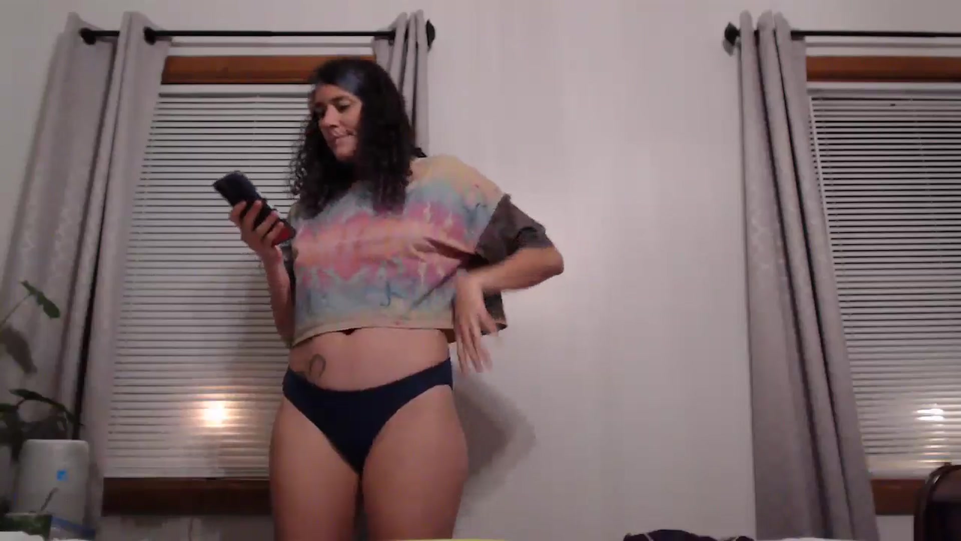 Gallery image thumbnail from Violethooper1's myfreecams stream on, 01/08/2026, 07:24 image 6 of 20
