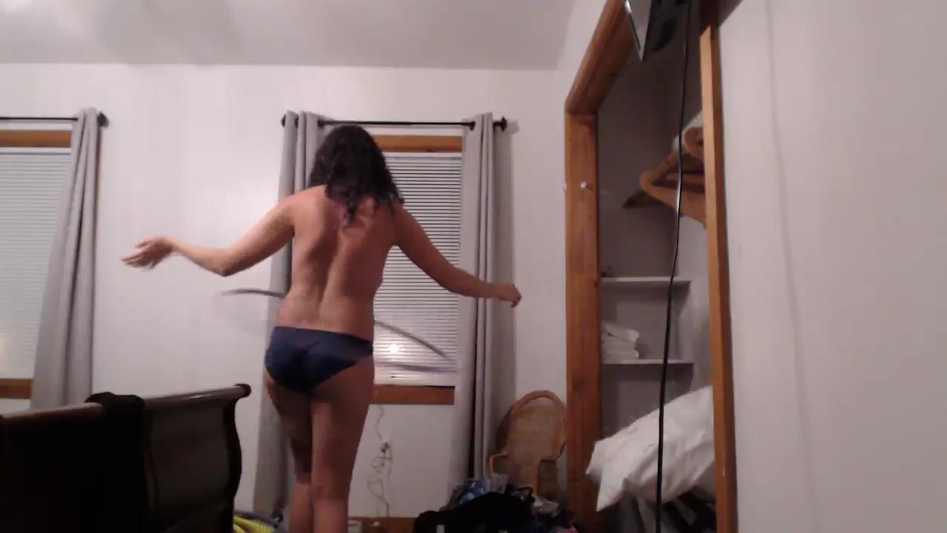 Gallery image thumbnail from Violethooper1's myfreecams stream on, 01/08/2026, 07:24 image 17 of 20