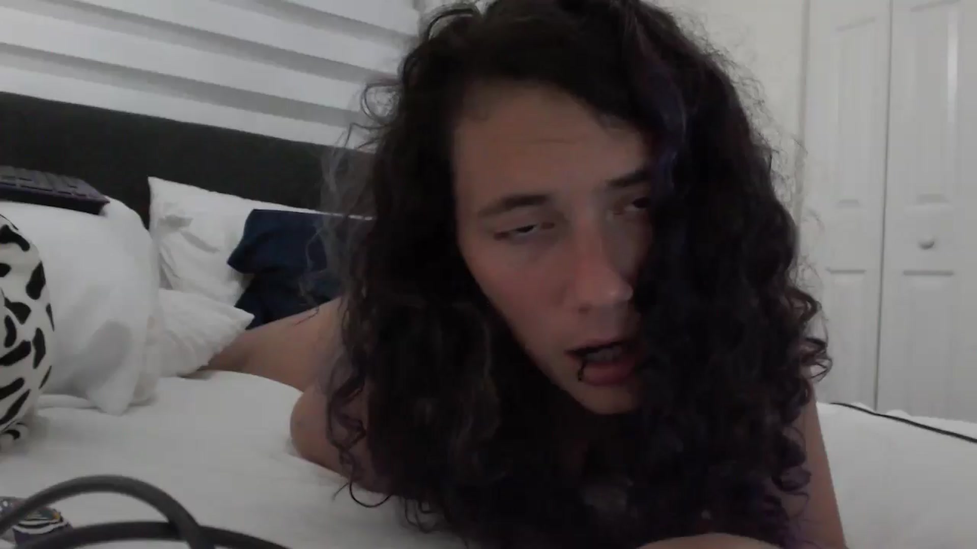 Gallery image thumbnail from Violethooper1's myfreecams stream on, 01/25/2026, 10:02 image 17 of 20