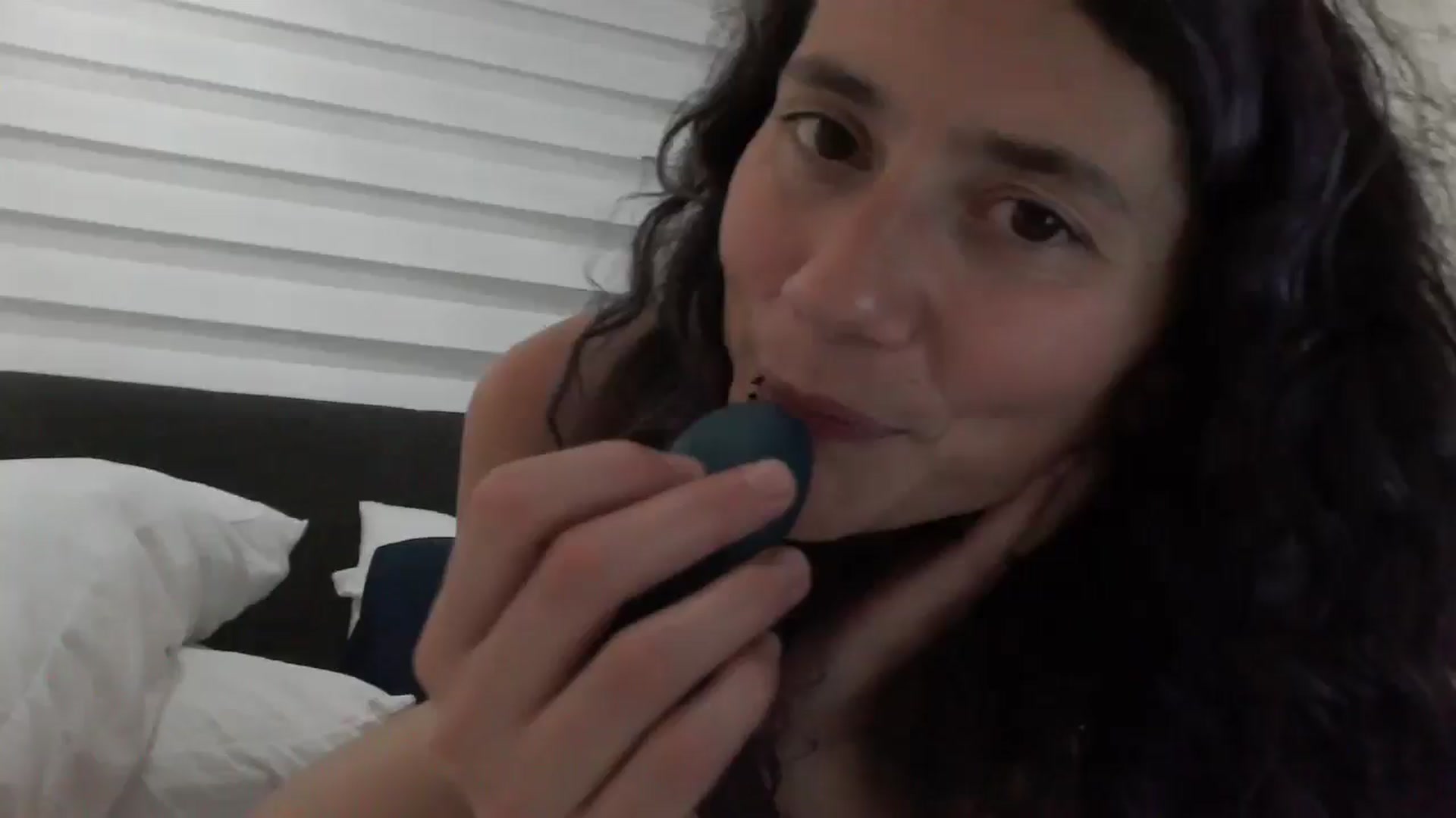 Gallery image thumbnail from Violethooper1's myfreecams stream on, 01/25/2026, 10:18 image 1 of 20