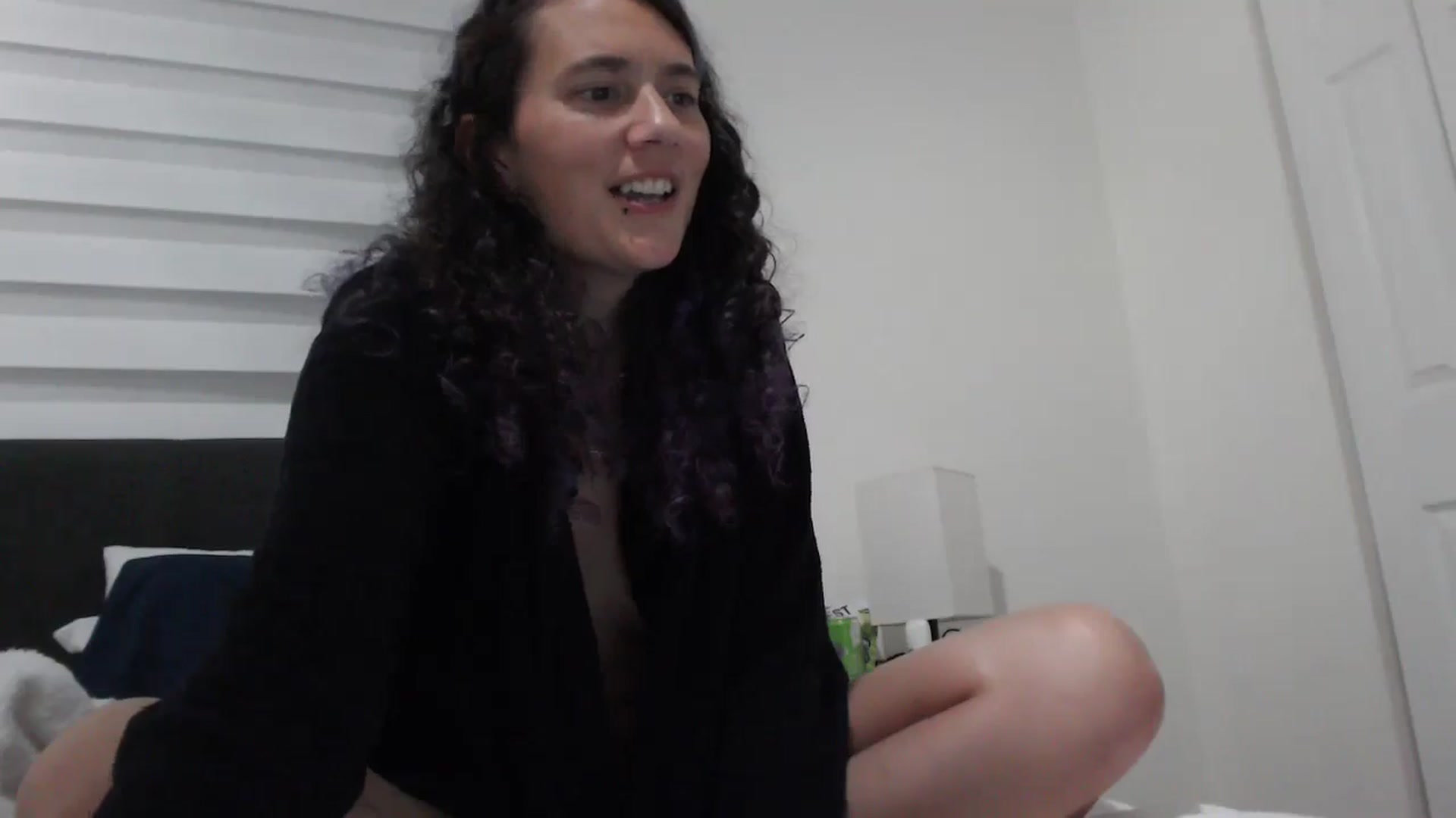Gallery image thumbnail from Violethooper1's myfreecams stream on, 01/25/2026, 11:14 image 12 of 20