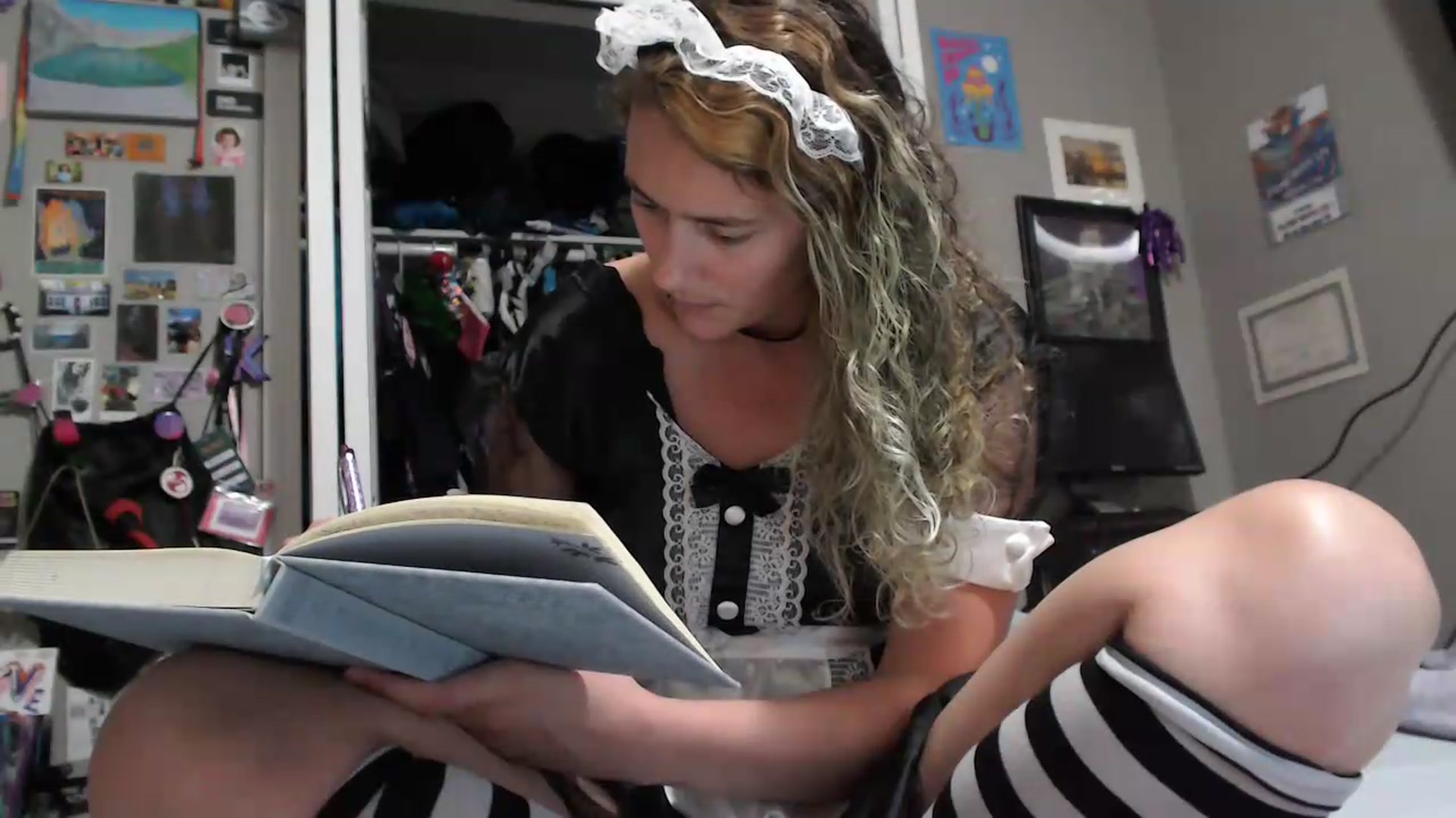 Gallery image thumbnail from Violethooper1's myfreecams stream on, 05/05/2026, 16:02 image 14 of 20