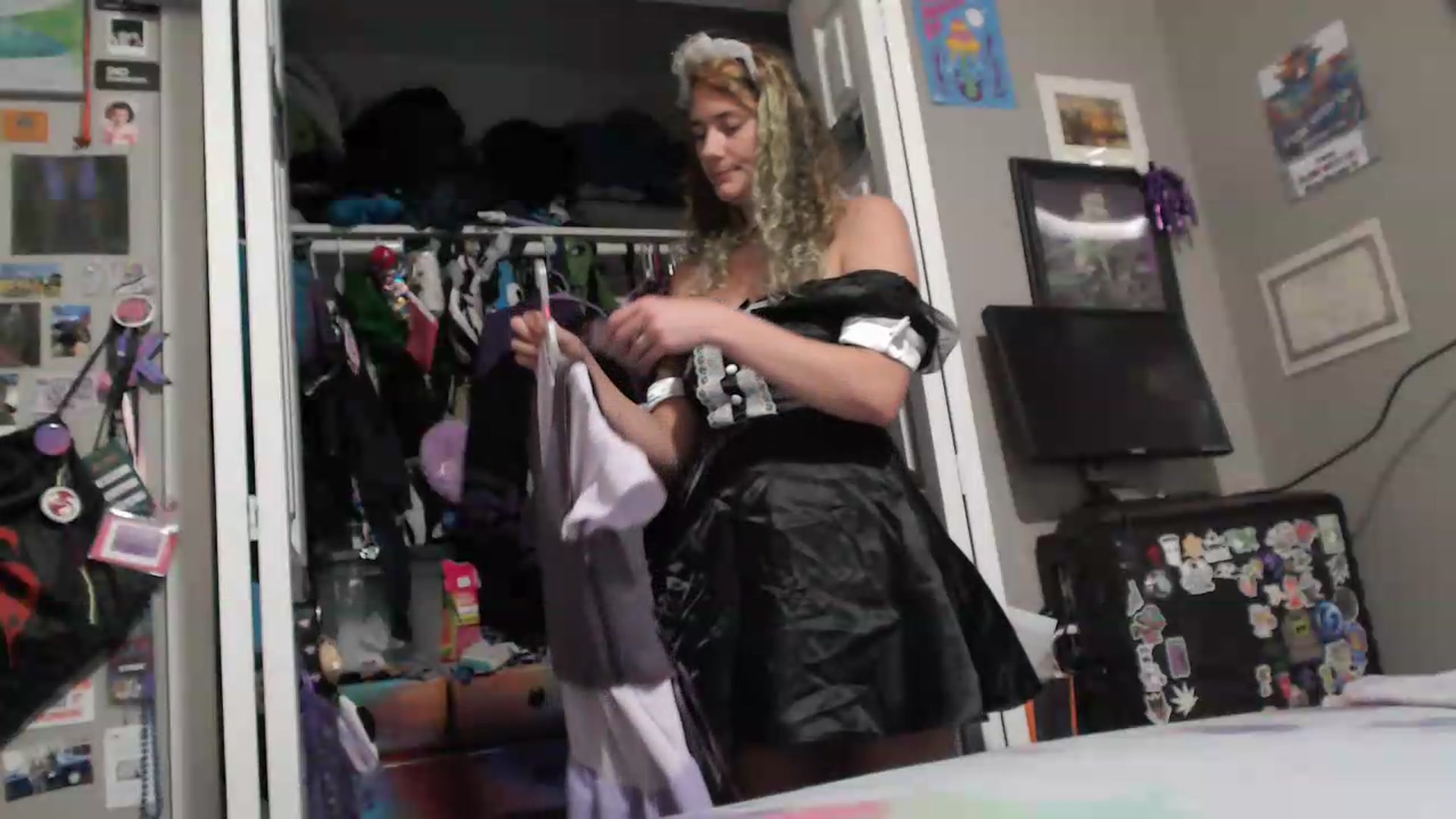 Gallery image thumbnail from Violethooper1's myfreecams stream on, 05/05/2026, 16:02 image 8 of 20