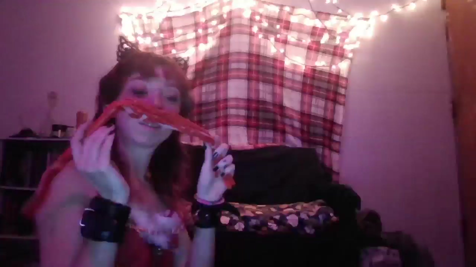 Gallery image thumbnail from VioletpIvee's myfreecams stream on, 12/25/2025, 05:33 image 10 of 20