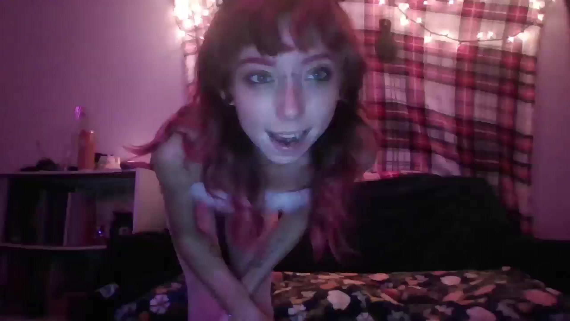 Gallery image thumbnail from VioletpIvee's myfreecams stream on, 12/25/2025, 05:33 image 3 of 20