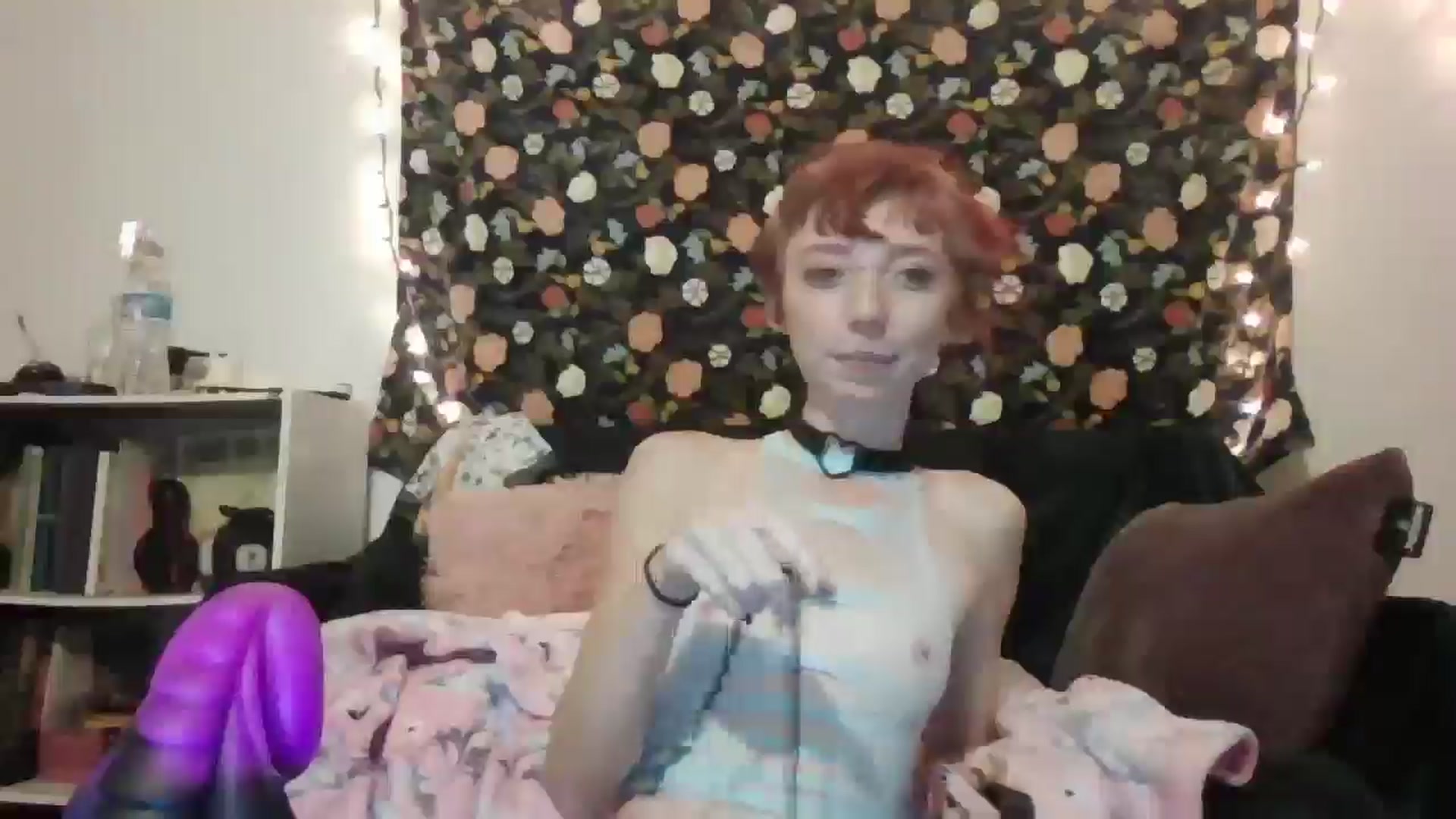 Gallery image thumbnail from VioletpIvee's myfreecams stream on, 12/26/2025, 03:57 image 4 of 20