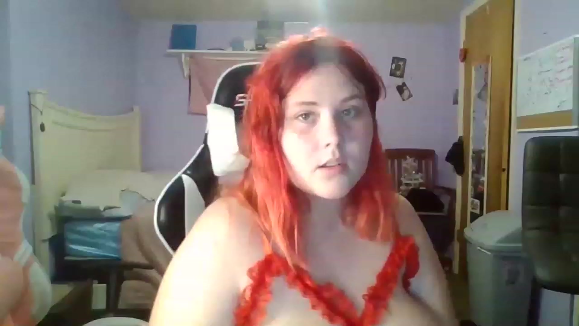 Gallery image thumbnail from Violetskiess1's myfreecams stream on, 11/25/2022, 03:33 image 7 of 20