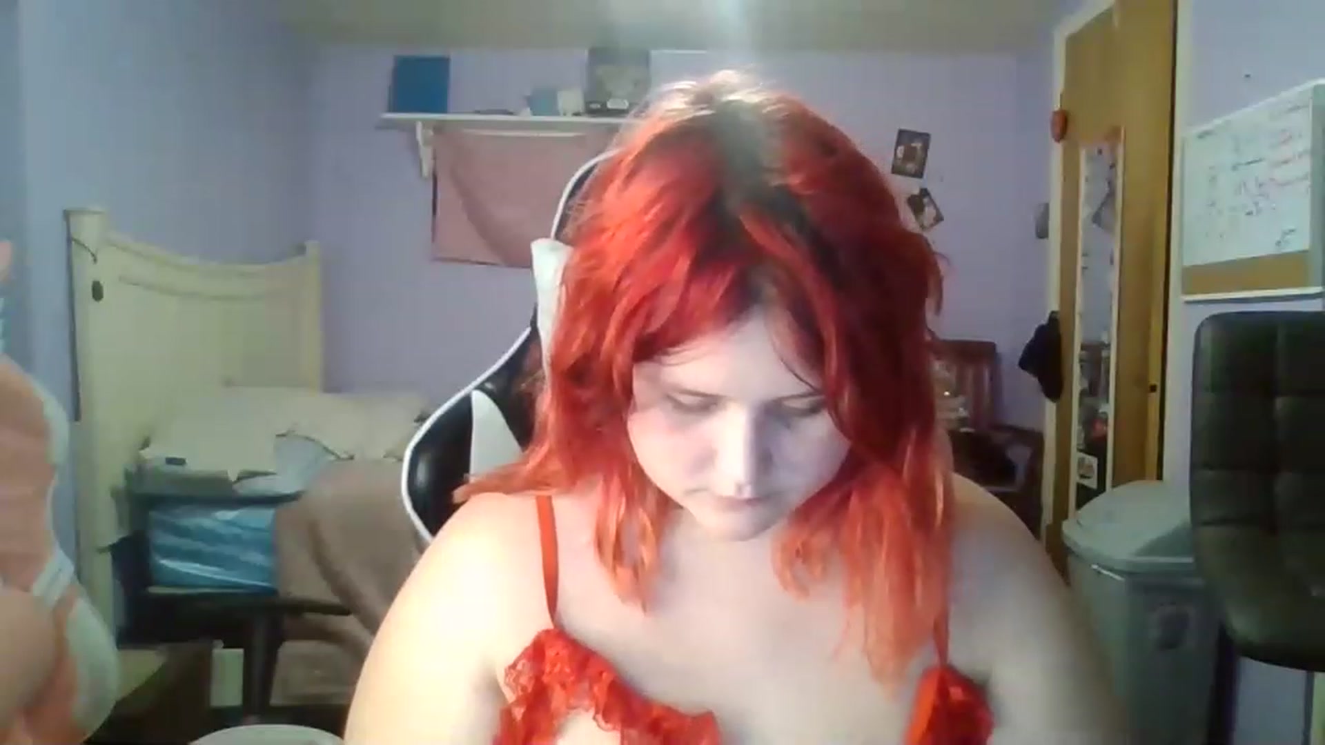 Gallery image thumbnail from Violetskiess1's myfreecams stream on, 11/25/2022, 03:33 image 15 of 20