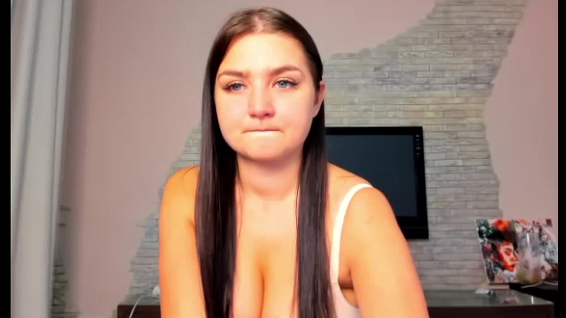 Gallery image thumbnail from ViolettStar's myfreecams stream on, 04/18/2025, 01:14 image 14 of 20