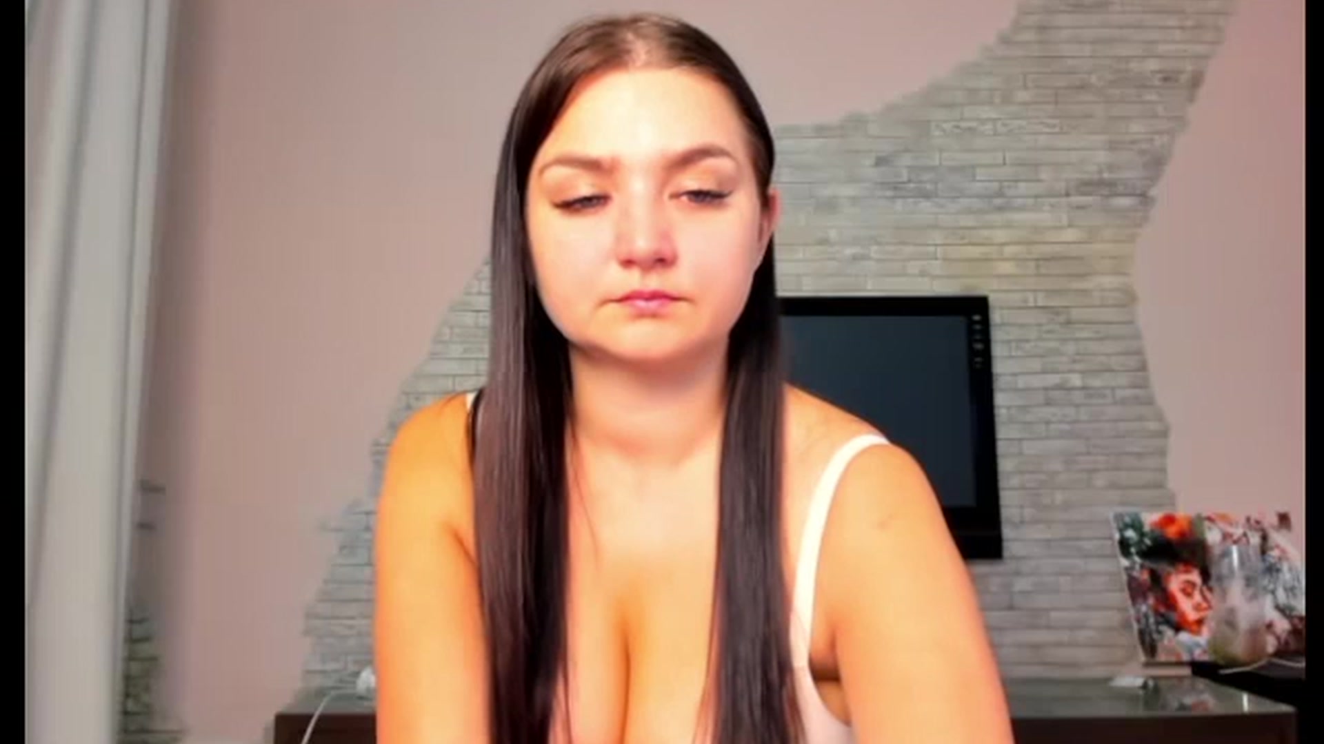 Gallery image thumbnail from ViolettStar's myfreecams stream on, 04/18/2025, 01:14 image 18 of 20