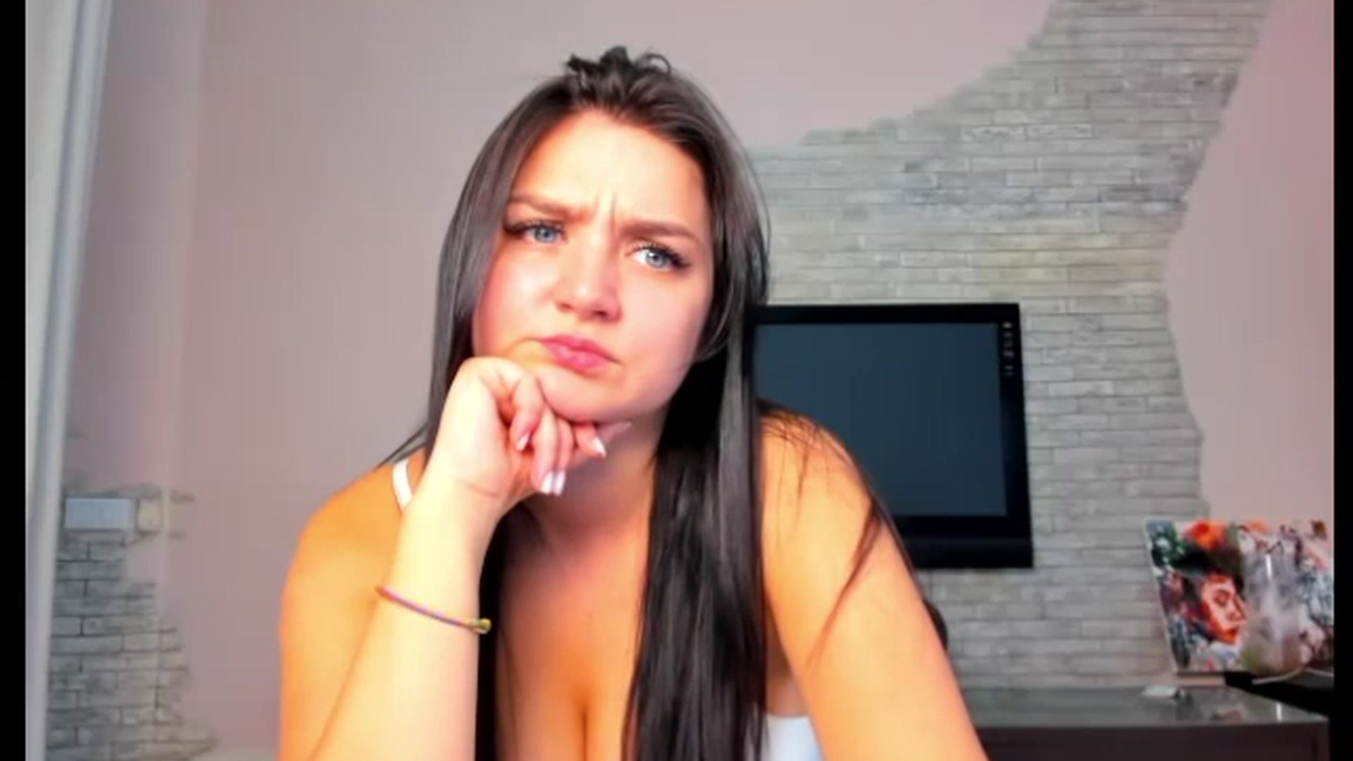Gallery image thumbnail from ViolettStar's myfreecams stream on, 04/22/2025, 03:39 image 2 of 20
