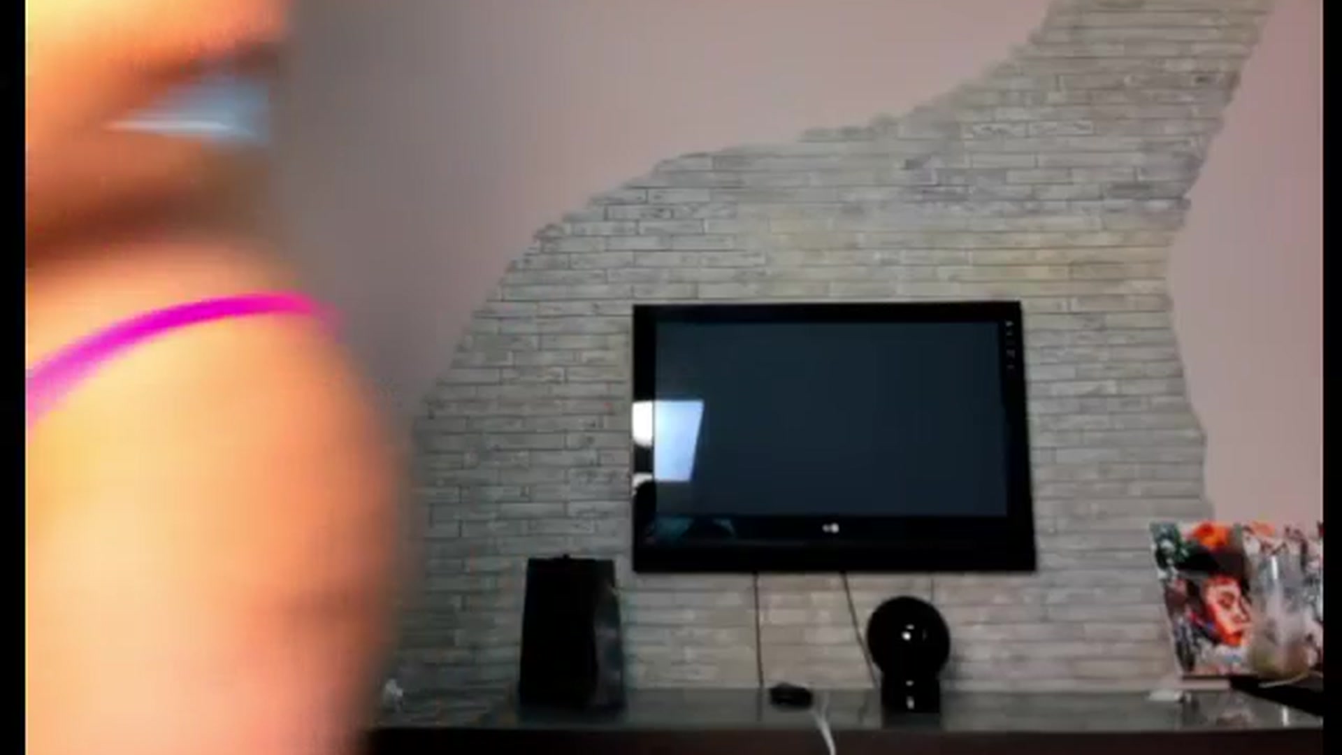 Gallery image thumbnail from ViolettStar's myfreecams stream on, 04/22/2025, 04:43 image 10 of 20