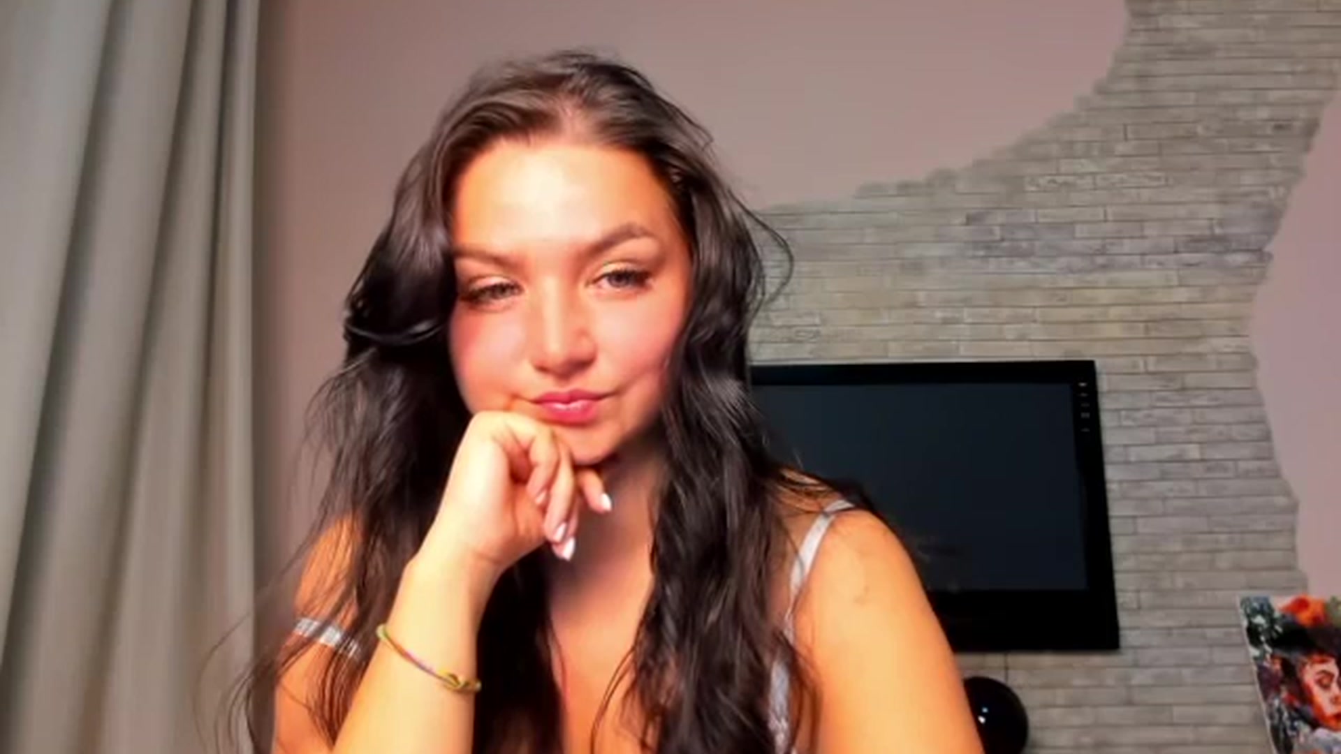 Gallery image thumbnail from ViolettStar's myfreecams stream on, 05/17/2025, 01:45 image 10 of 20