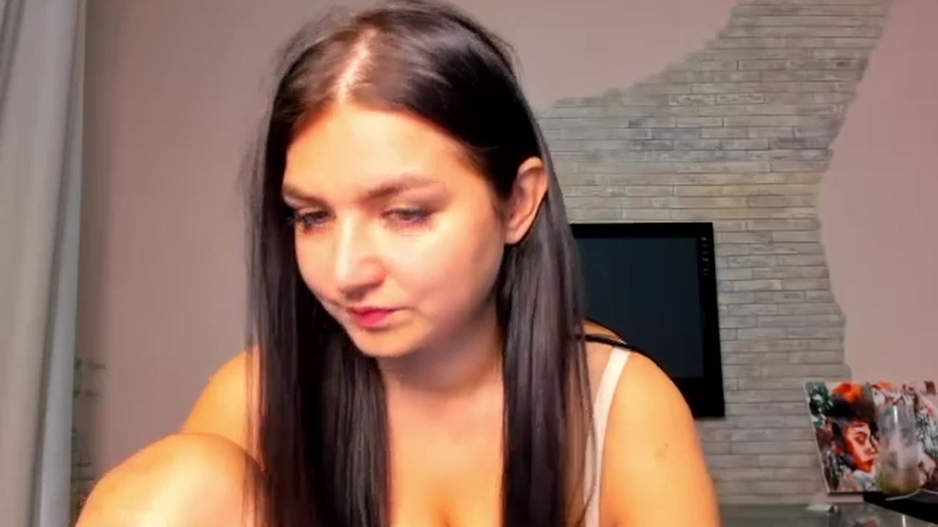 Gallery image thumbnail from ViolettStar's myfreecams stream on, 05/24/2025, 01:47 image 6 of 20