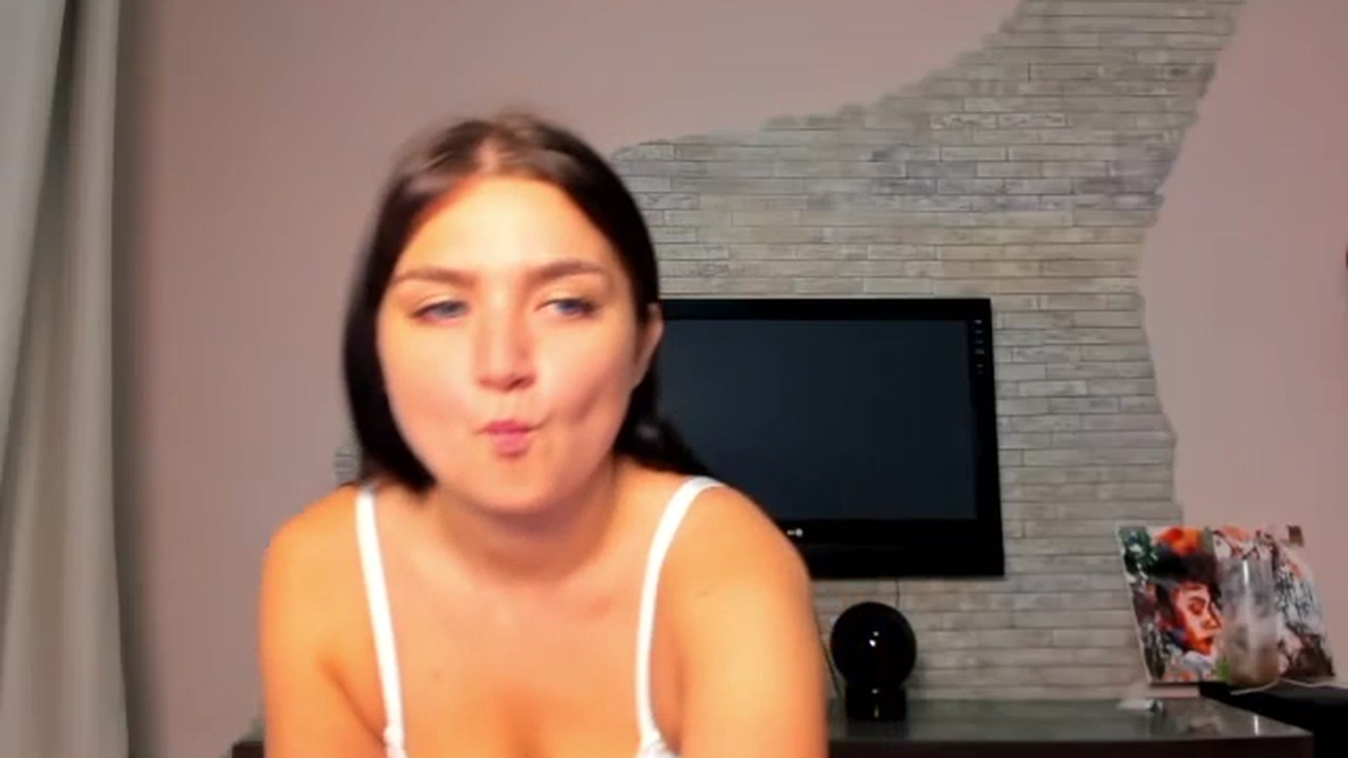 Gallery image thumbnail from ViolettStar's myfreecams stream on, 06/03/2025, 04:21 image 16 of 20