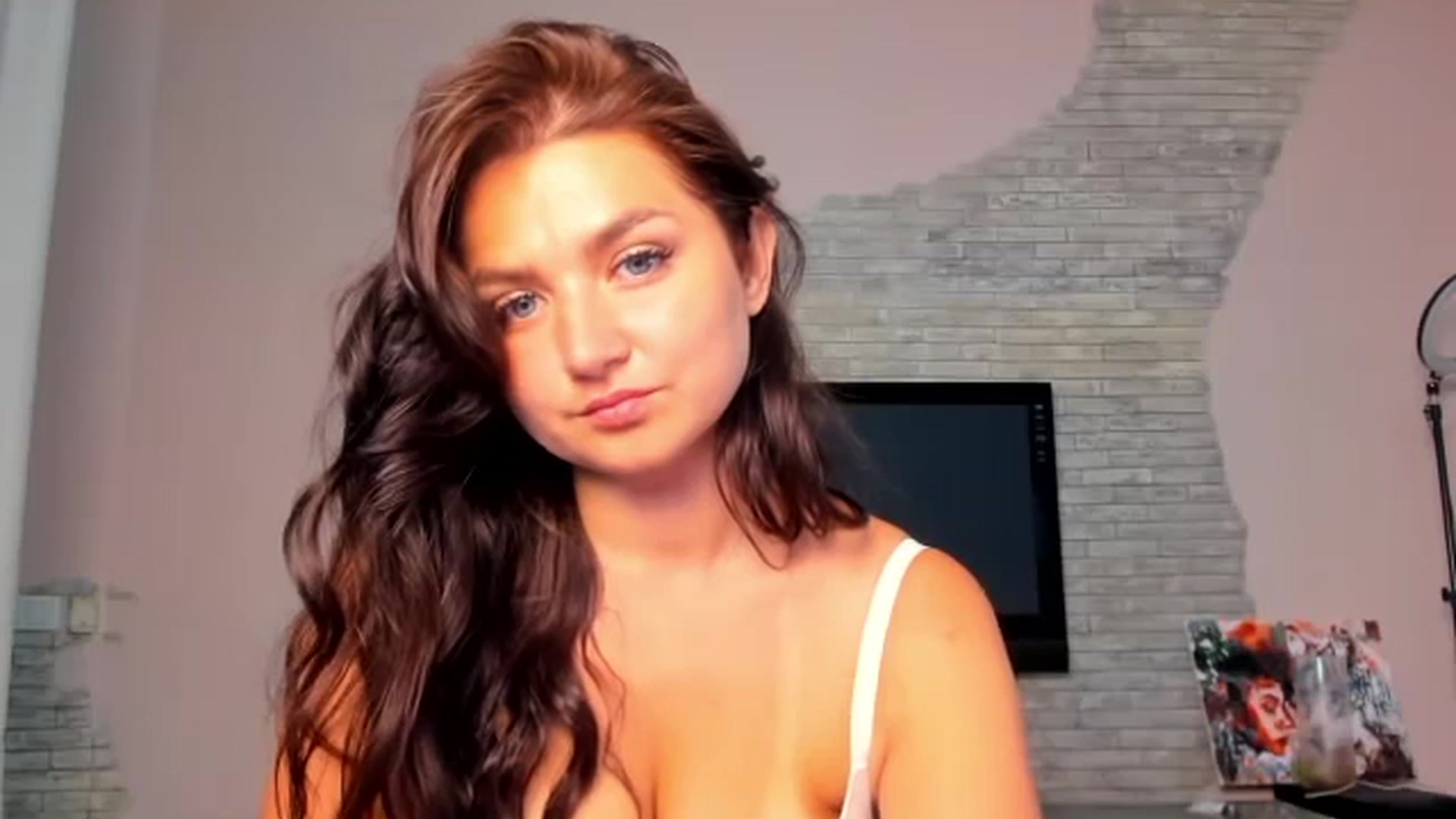 Gallery image thumbnail from ViolettStar's myfreecams stream on, 06/19/2025, 01:47 image 17 of 20