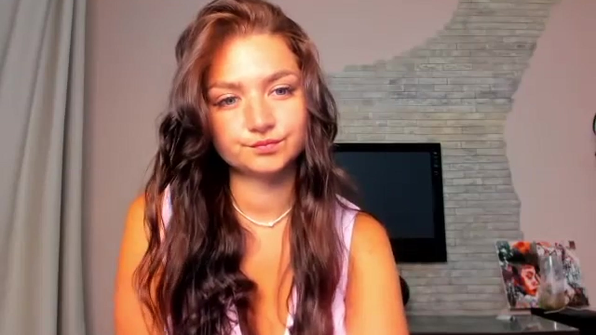 Gallery image thumbnail from ViolettStar's myfreecams stream on, 06/23/2025, 01:49 image 2 of 20