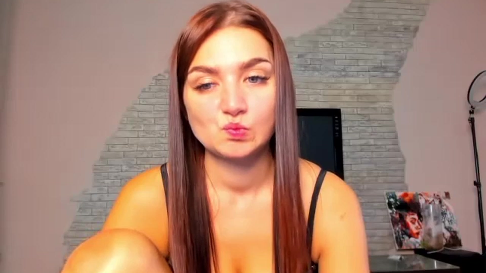 Gallery image thumbnail from ViolettStar's myfreecams stream on, 08/19/2025, 04:11 image 12 of 20