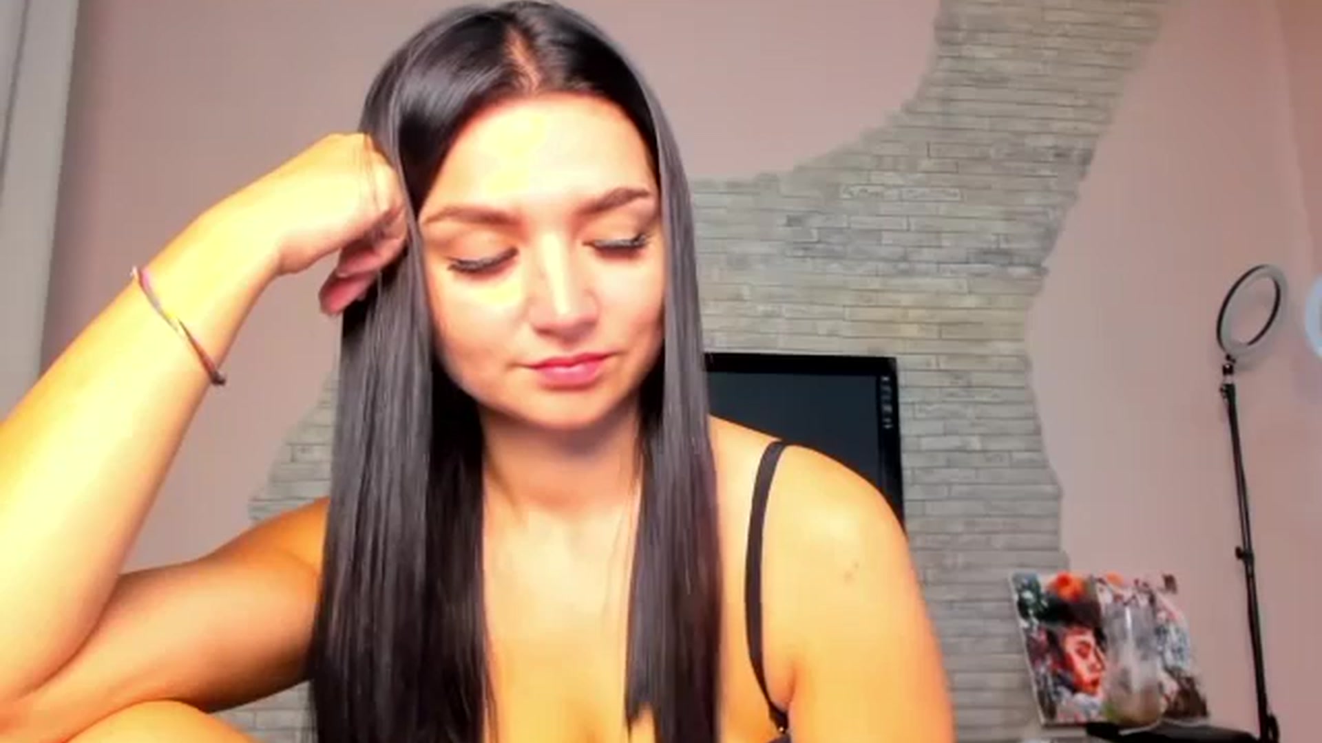 Gallery image thumbnail from ViolettStar's myfreecams stream on, 08/27/2025, 02:55 image 3 of 20