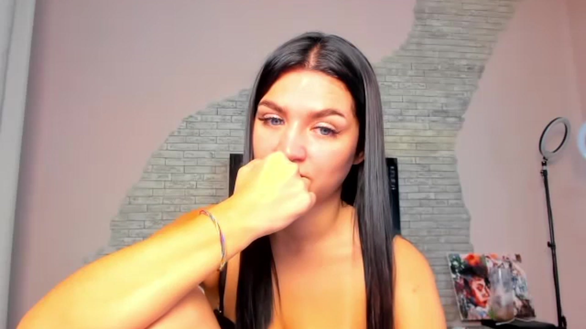 Gallery image thumbnail from ViolettStar's myfreecams stream on, 08/27/2025, 02:55 image 16 of 20