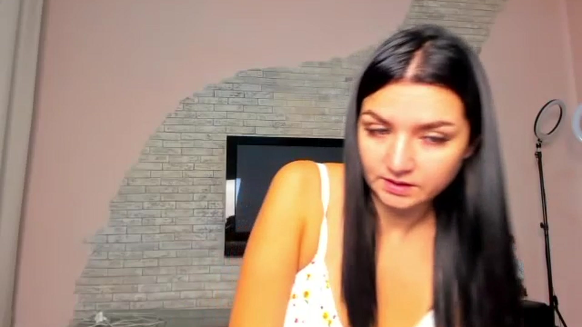 Gallery image thumbnail from ViolettStar's myfreecams stream on, 08/28/2025, 01:38 image 4 of 20