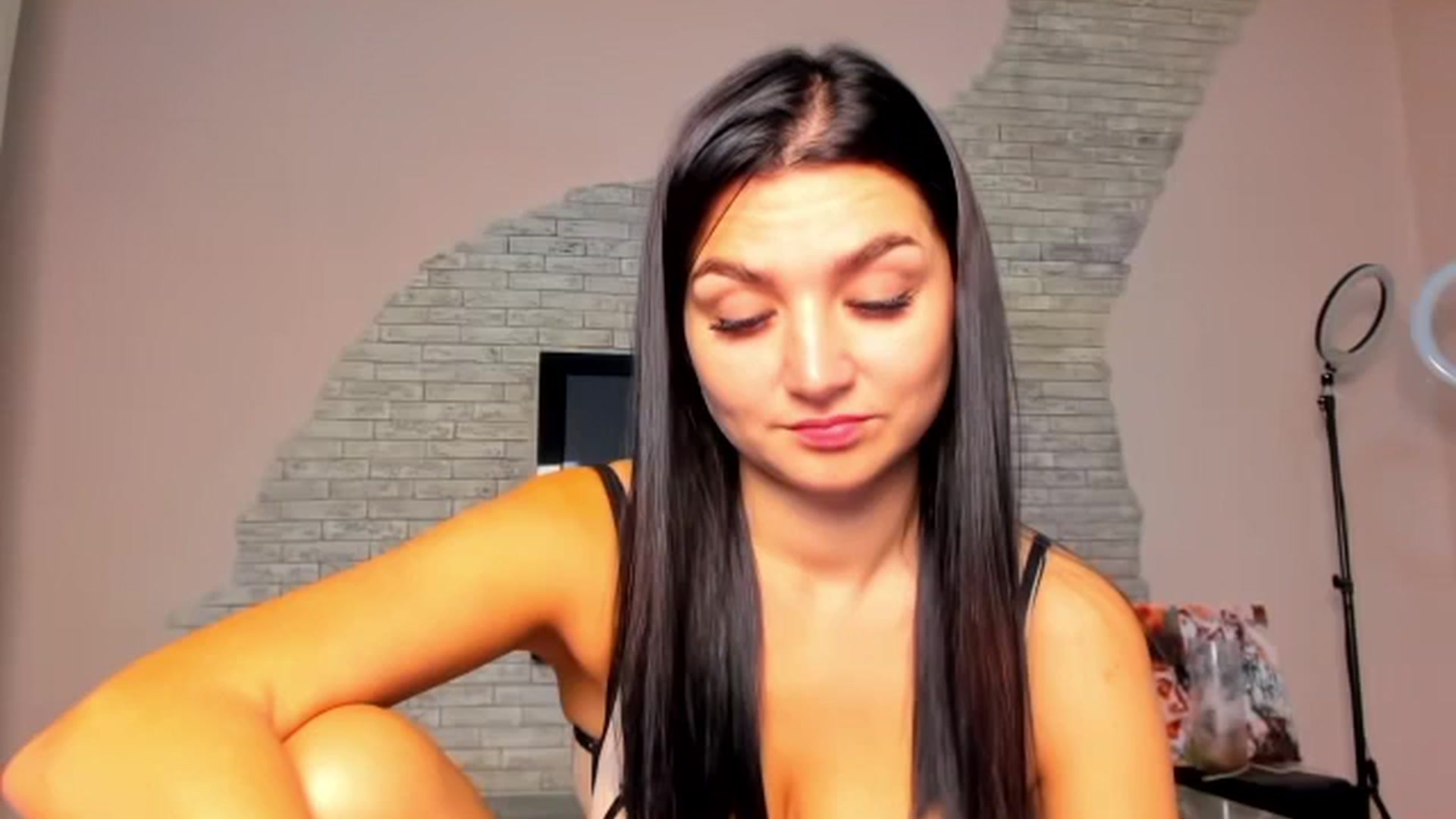 Gallery image thumbnail from ViolettStar's myfreecams stream on, 08/29/2025, 03:17 image 1 of 20