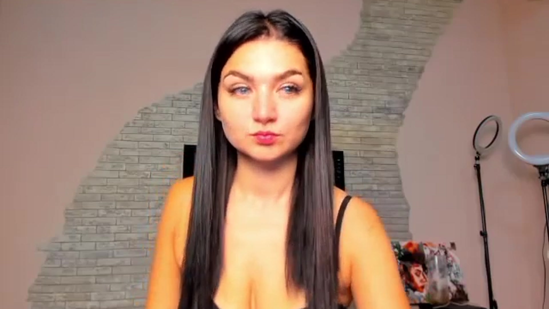 Gallery image thumbnail from ViolettStar's myfreecams stream on, 09/01/2025, 01:38 image 4 of 20