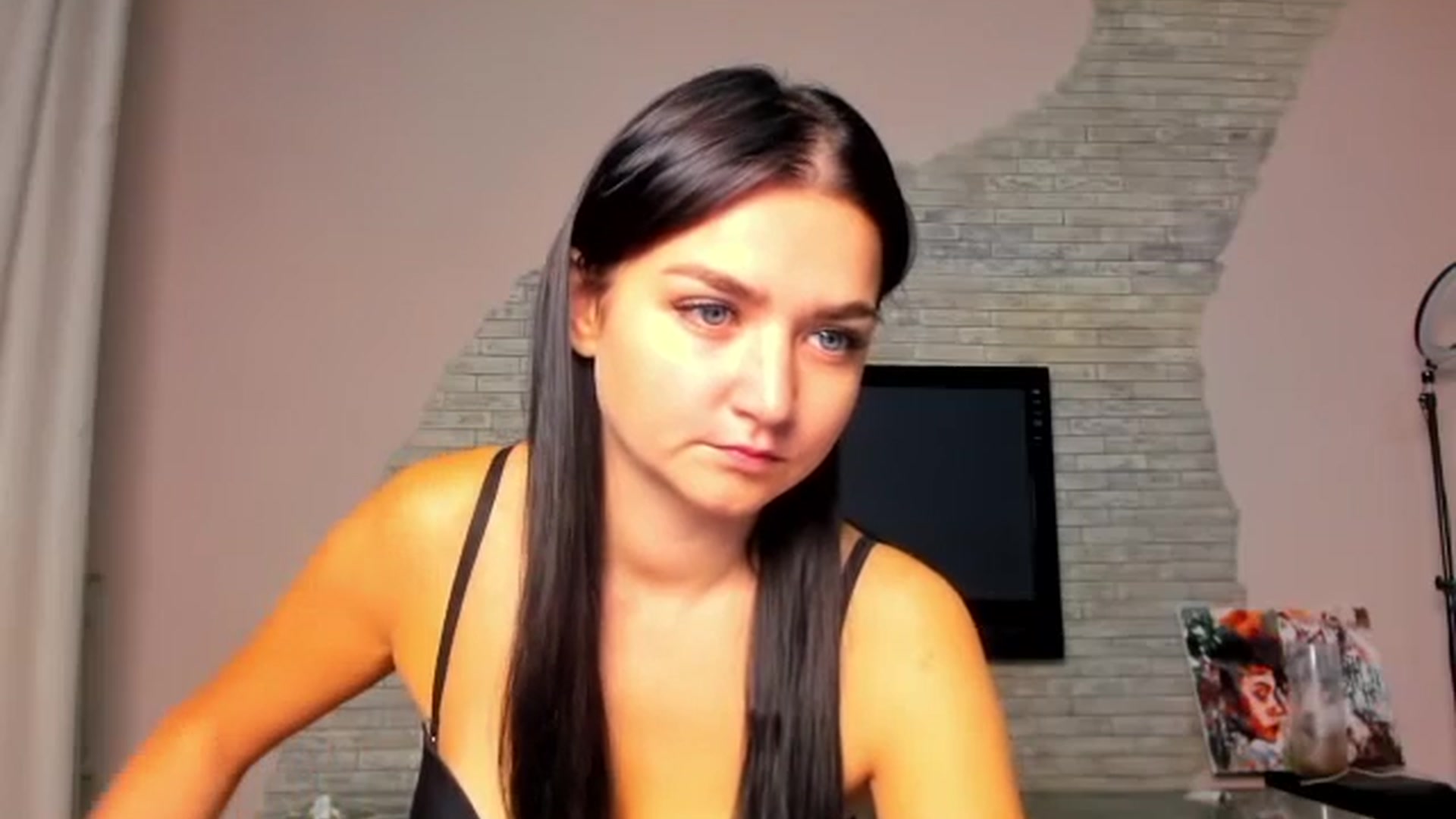 Gallery image thumbnail from ViolettStar's myfreecams stream on, 09/05/2025, 01:56 image 11 of 20