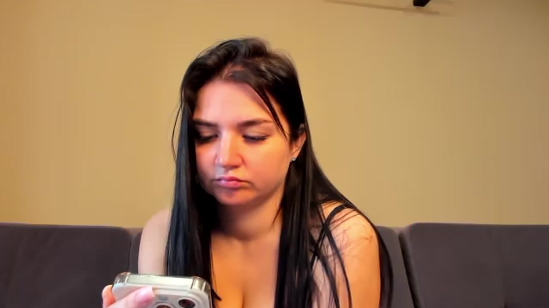 Gallery image thumbnail from ViolettStar's myfreecams stream on, 05/19/2026, 02:33 image 20 of 20