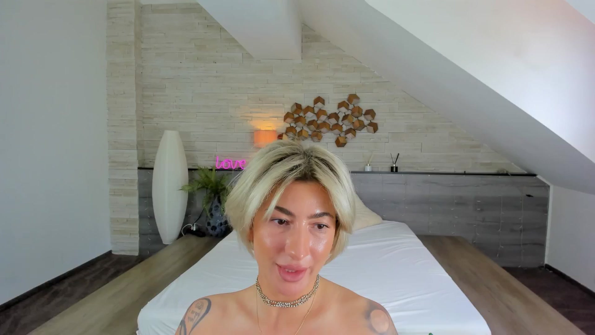 Gallery image thumbnail from Violin_Moves's myfreecams stream on, 06/01/2025, 10:26 image 8 of 20