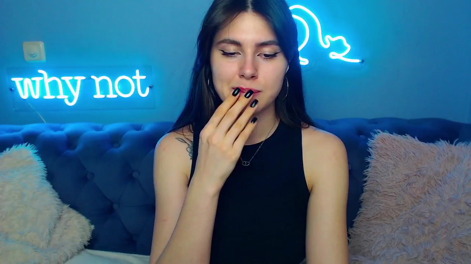 Gallery image thumbnail from ViolinaLove's myfreecams stream on, 04/20/2025, 10:54 image 7 of 20