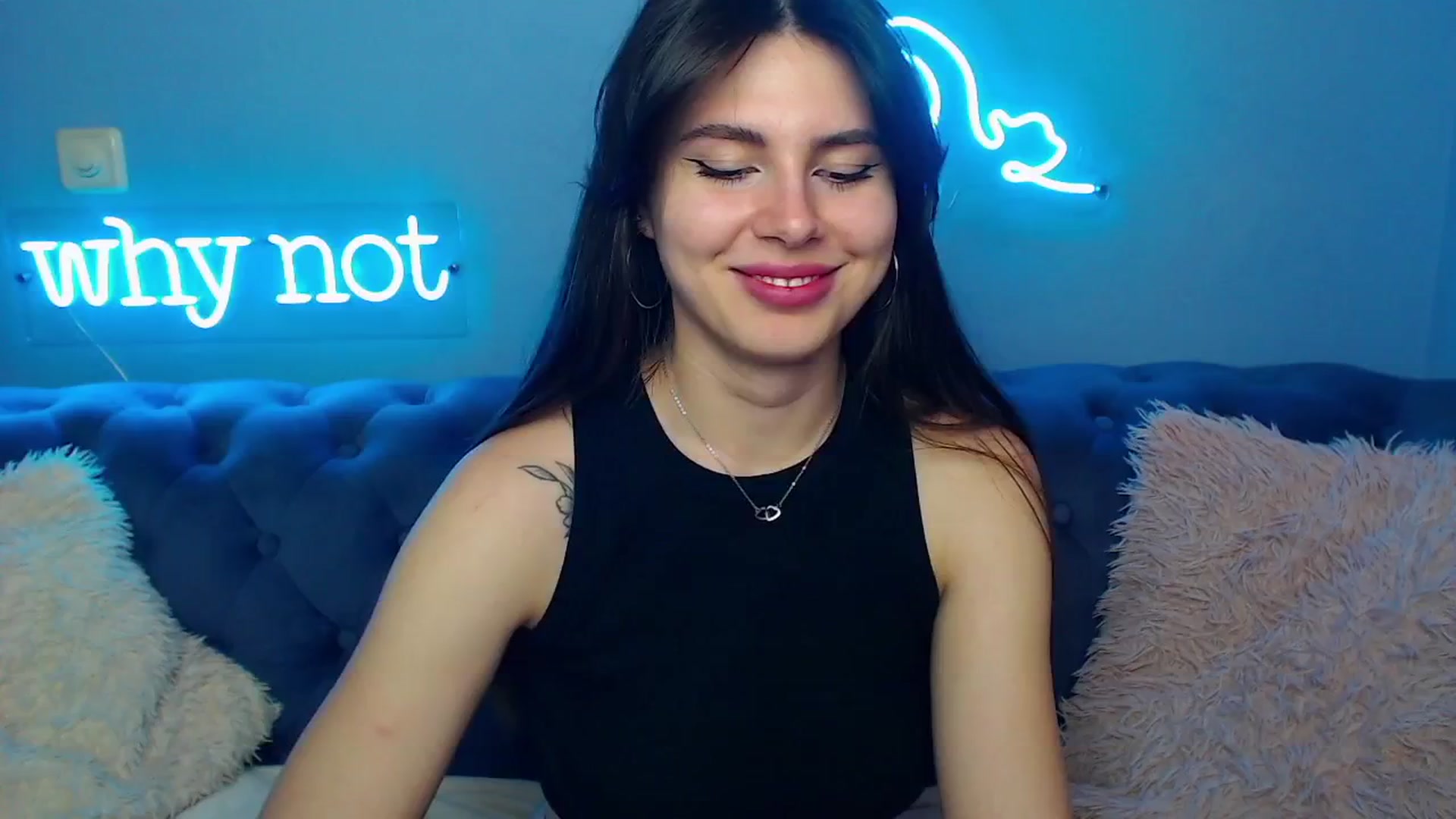 Gallery image thumbnail from ViolinaLove's myfreecams stream on, 04/20/2025, 10:54 image 16 of 20