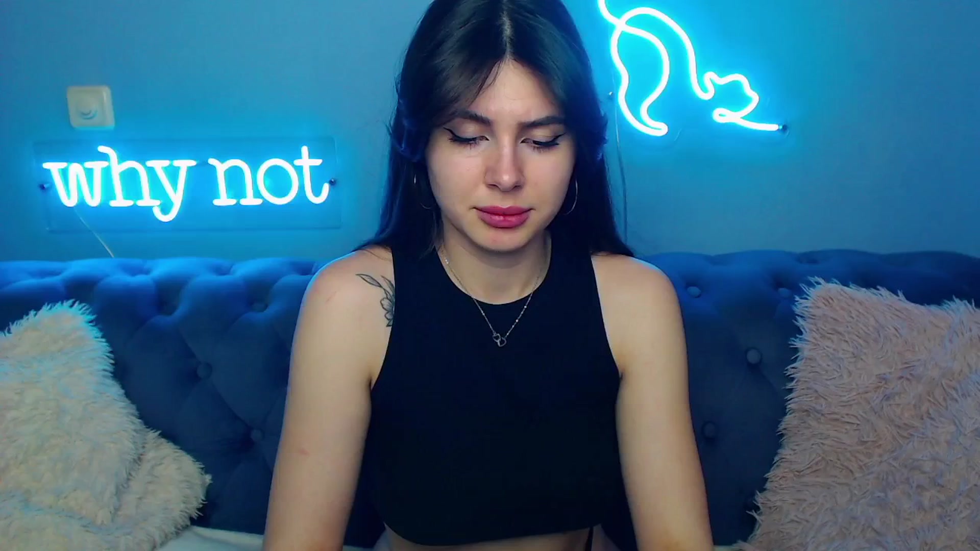 Gallery image thumbnail from ViolinaLove's myfreecams stream on, 04/20/2025, 10:54 image 1 of 20
