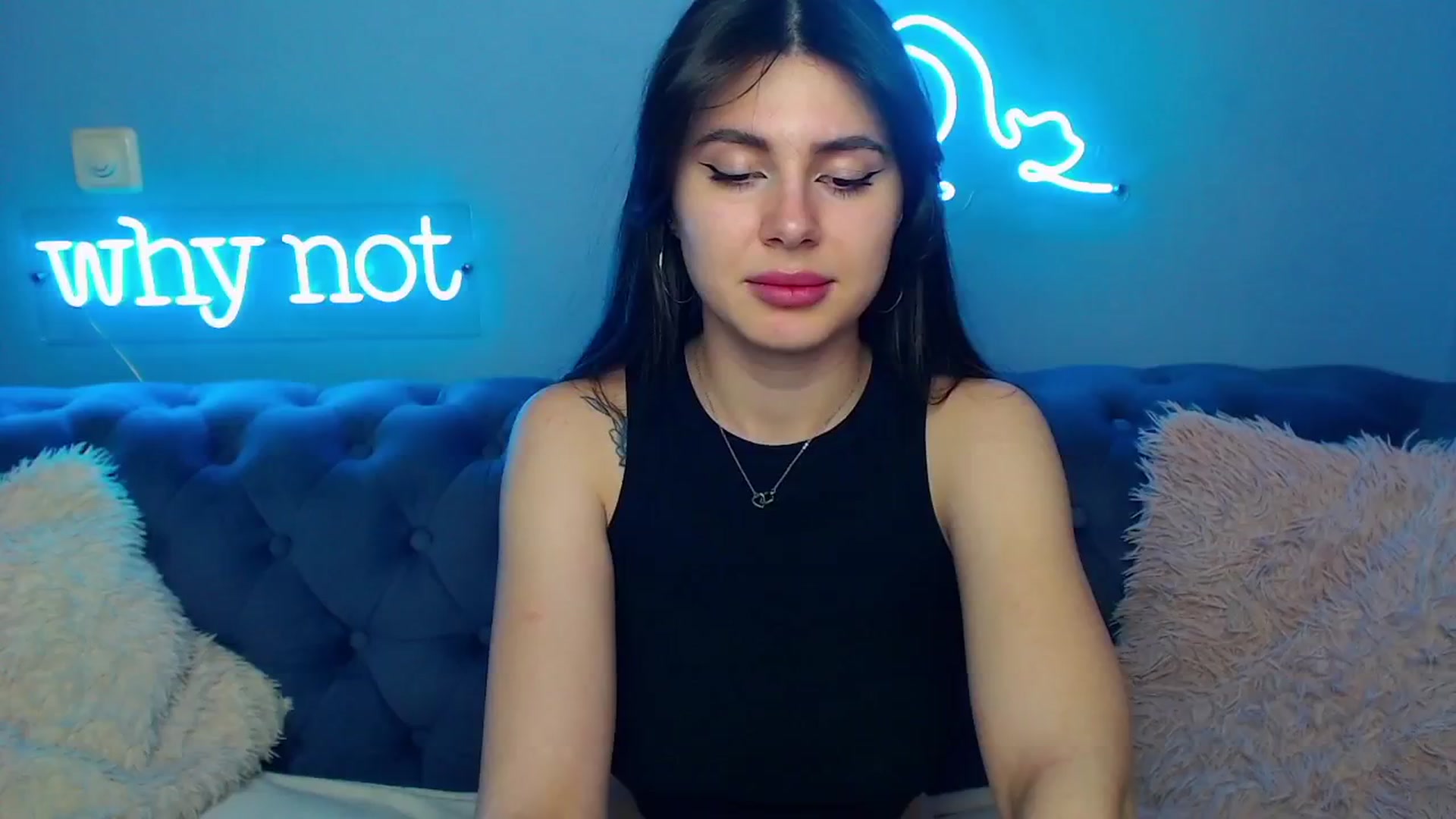 Gallery image thumbnail from ViolinaLove's myfreecams stream on, 04/20/2025, 10:54 image 6 of 20