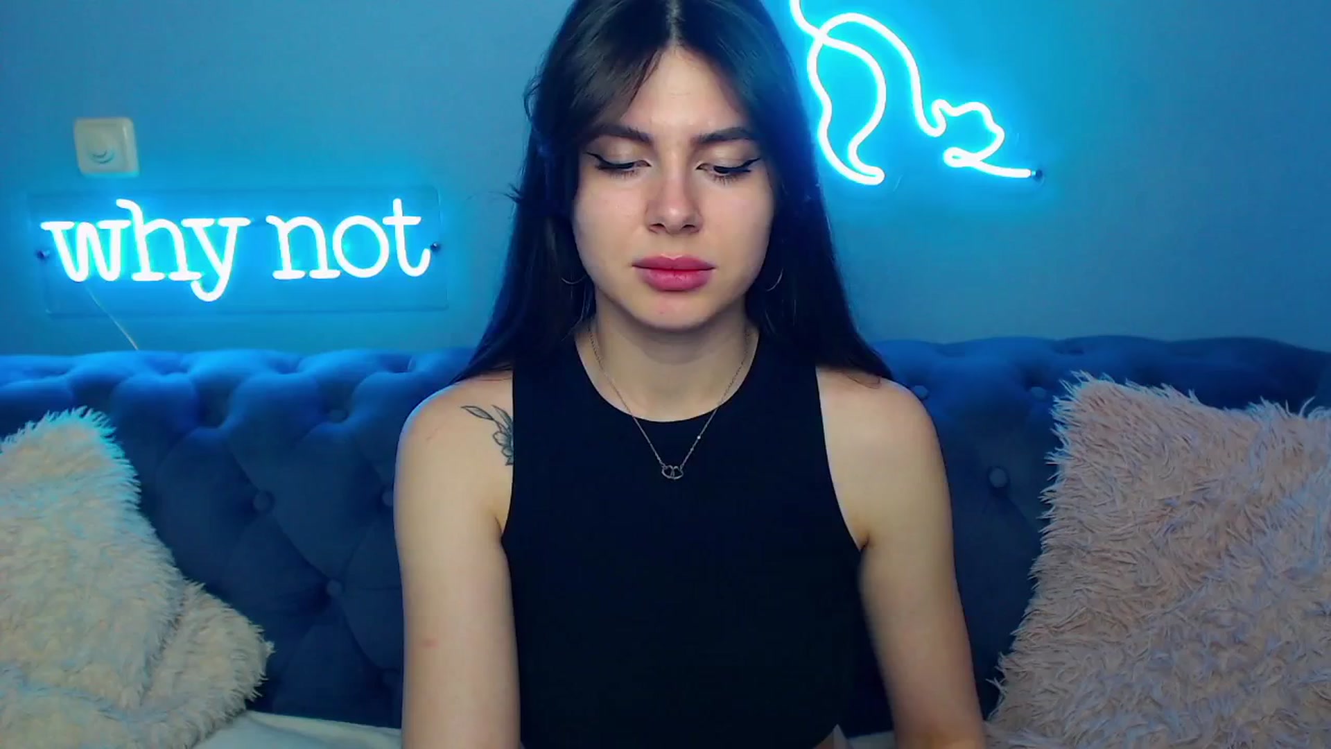 Gallery image thumbnail from ViolinaLove's myfreecams stream on, 04/20/2025, 10:54 image 2 of 20