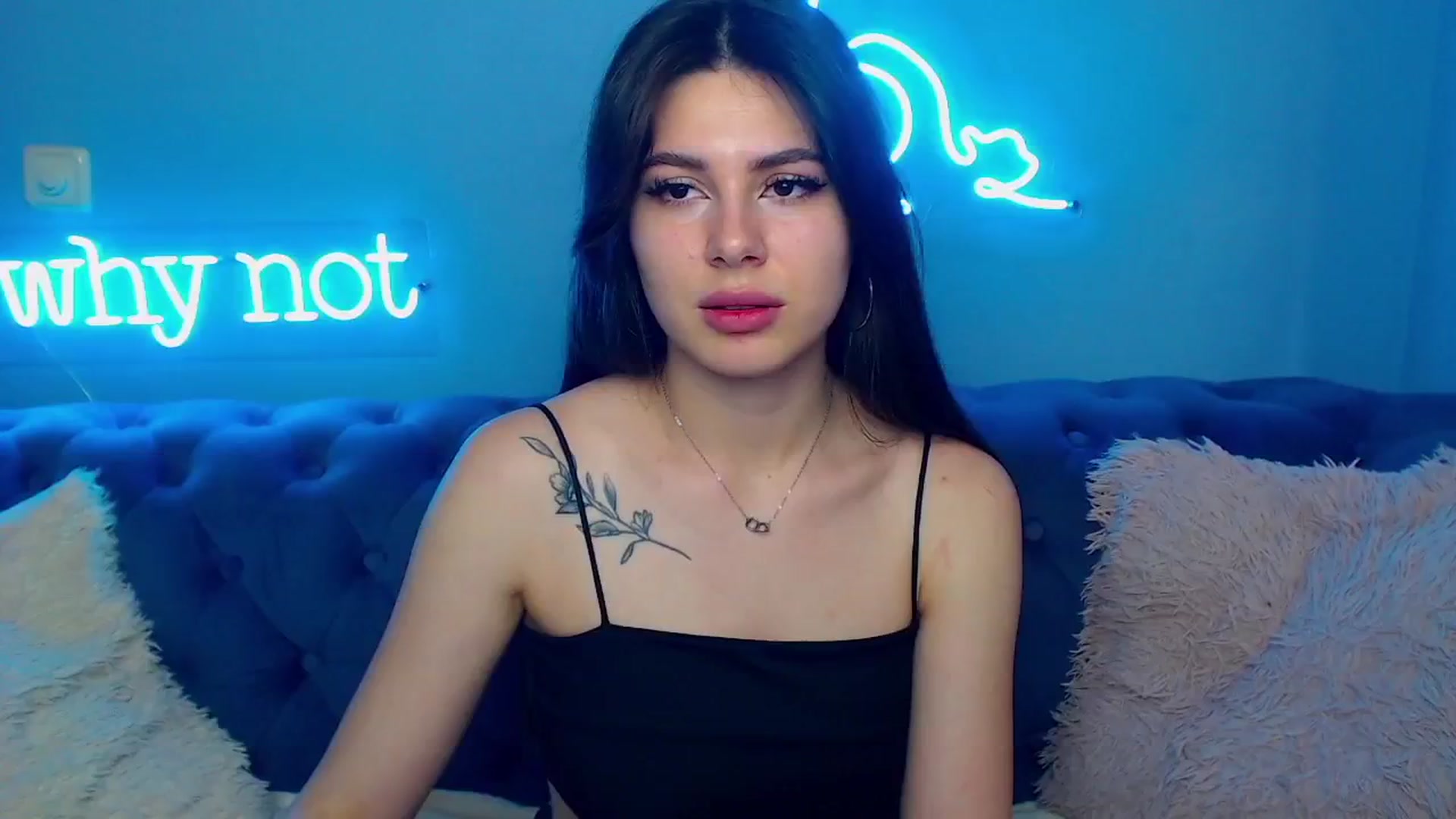 Gallery image thumbnail from ViolinaLove's myfreecams stream on, 05/27/2025, 10:59 image 14 of 20
