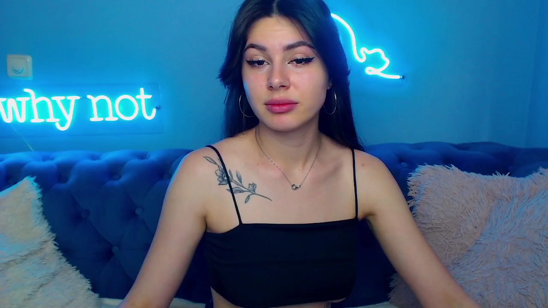 Gallery image thumbnail from ViolinaLove's myfreecams stream on, 05/27/2025, 10:59 image 9 of 20