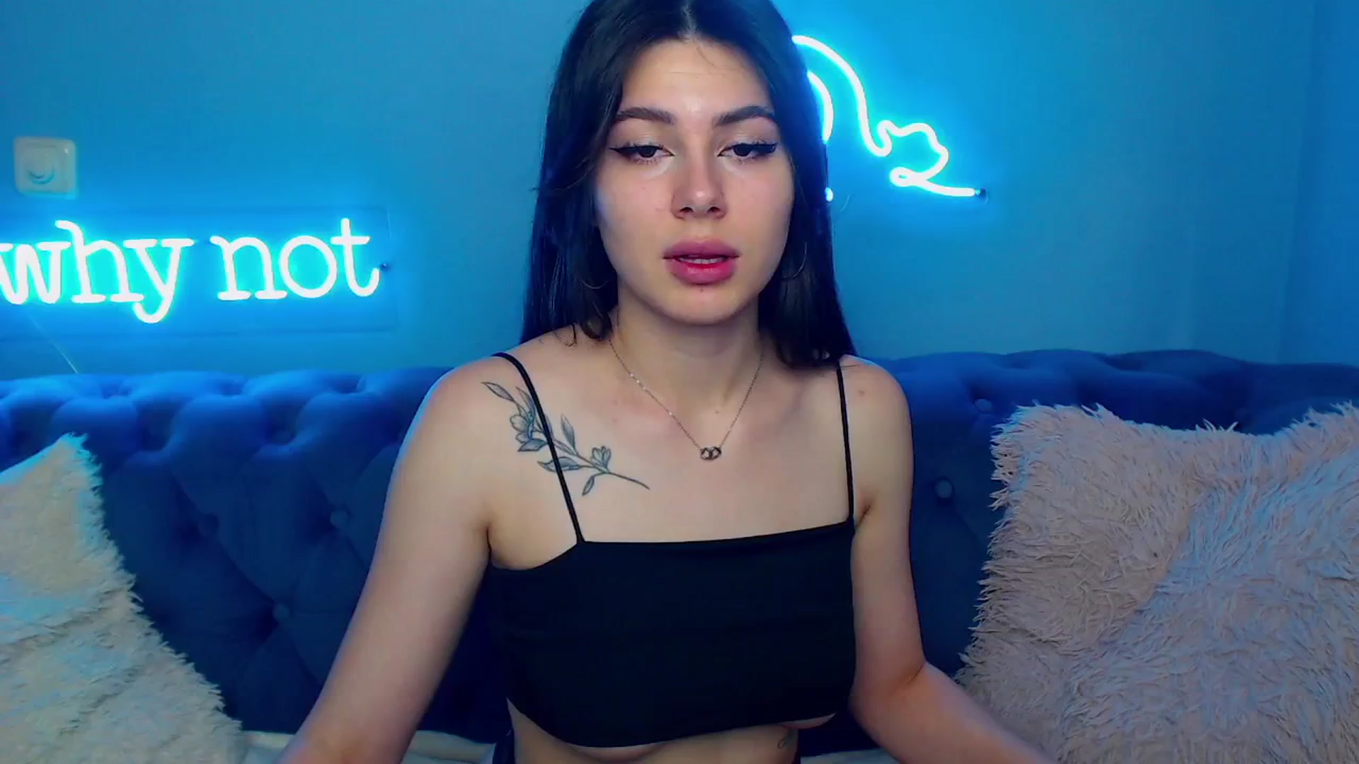 Gallery image thumbnail from ViolinaLove's myfreecams stream on, 05/27/2025, 10:59 image 7 of 20