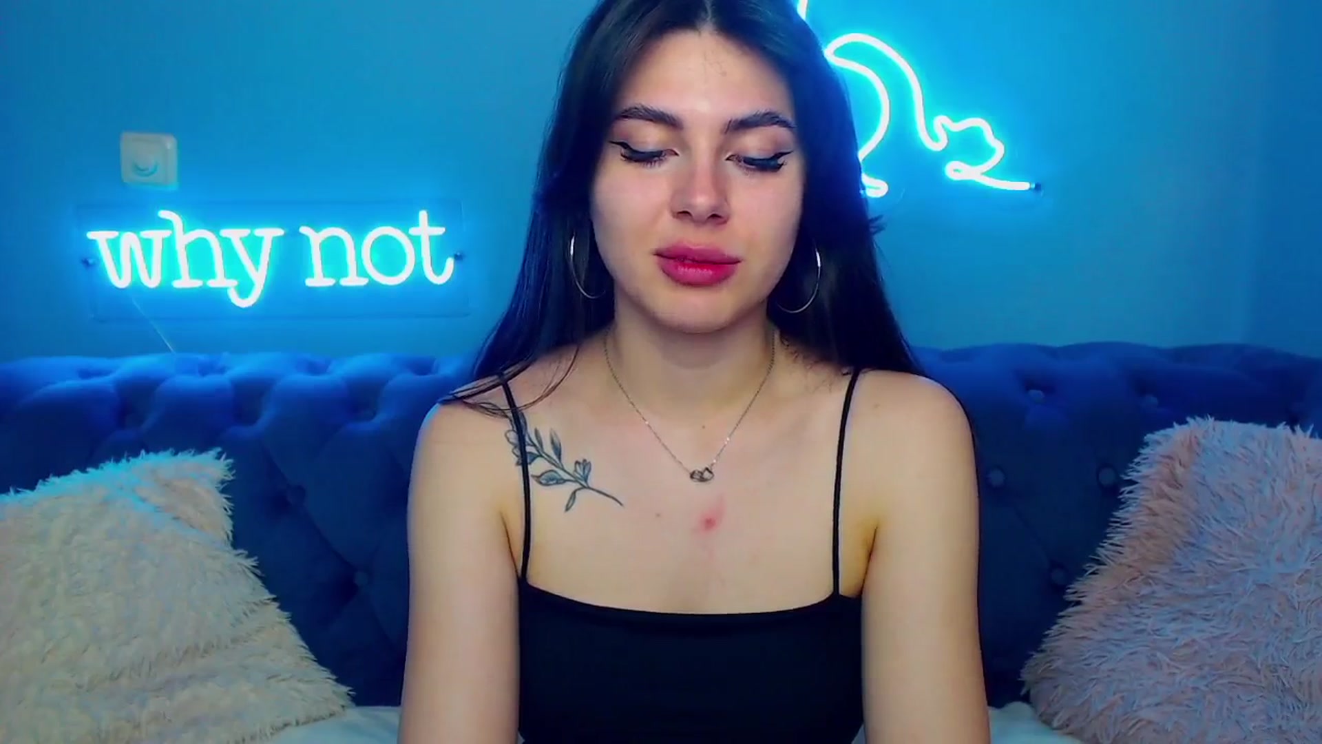 Gallery image thumbnail from ViolinaLove's myfreecams stream on, 06/02/2025, 10:59 image 18 of 20