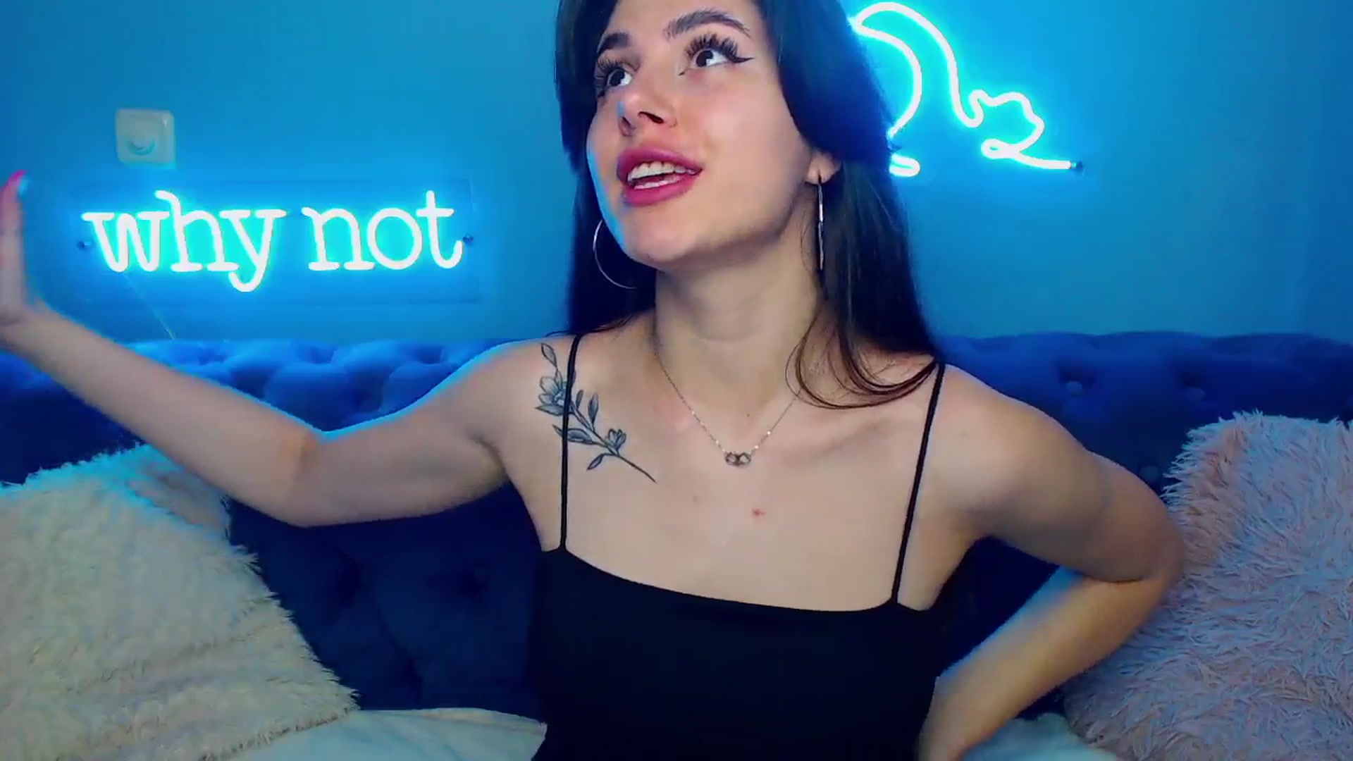Gallery image thumbnail from ViolinaLove's myfreecams stream on, 06/02/2025, 10:59 image 2 of 20