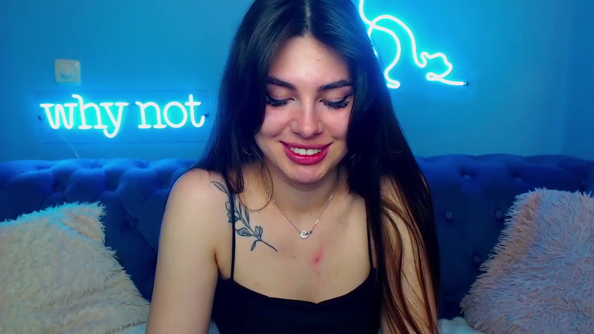 Gallery image thumbnail from ViolinaLove's myfreecams stream on, 06/02/2025, 10:59 image 16 of 20