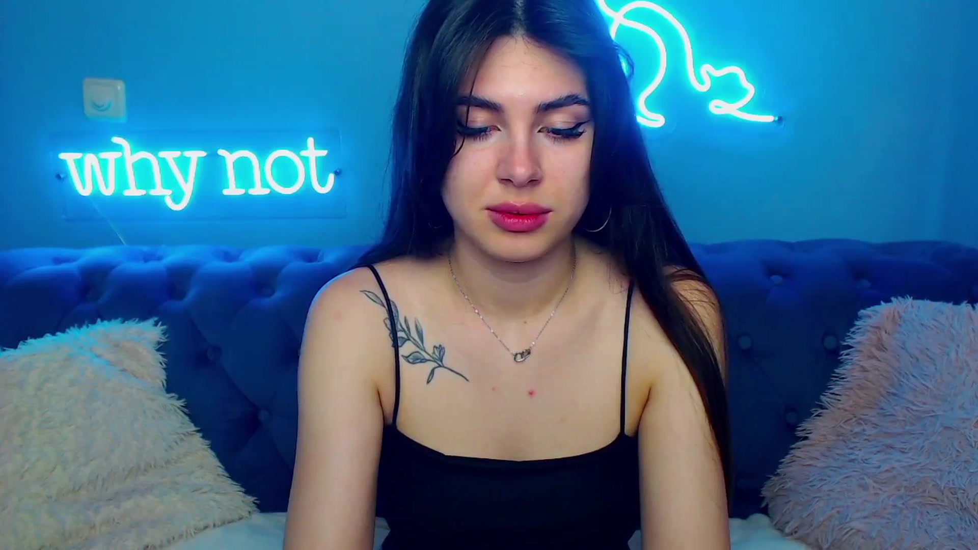 Gallery image thumbnail from ViolinaLove's myfreecams stream on, 06/02/2025, 10:59 image 7 of 20