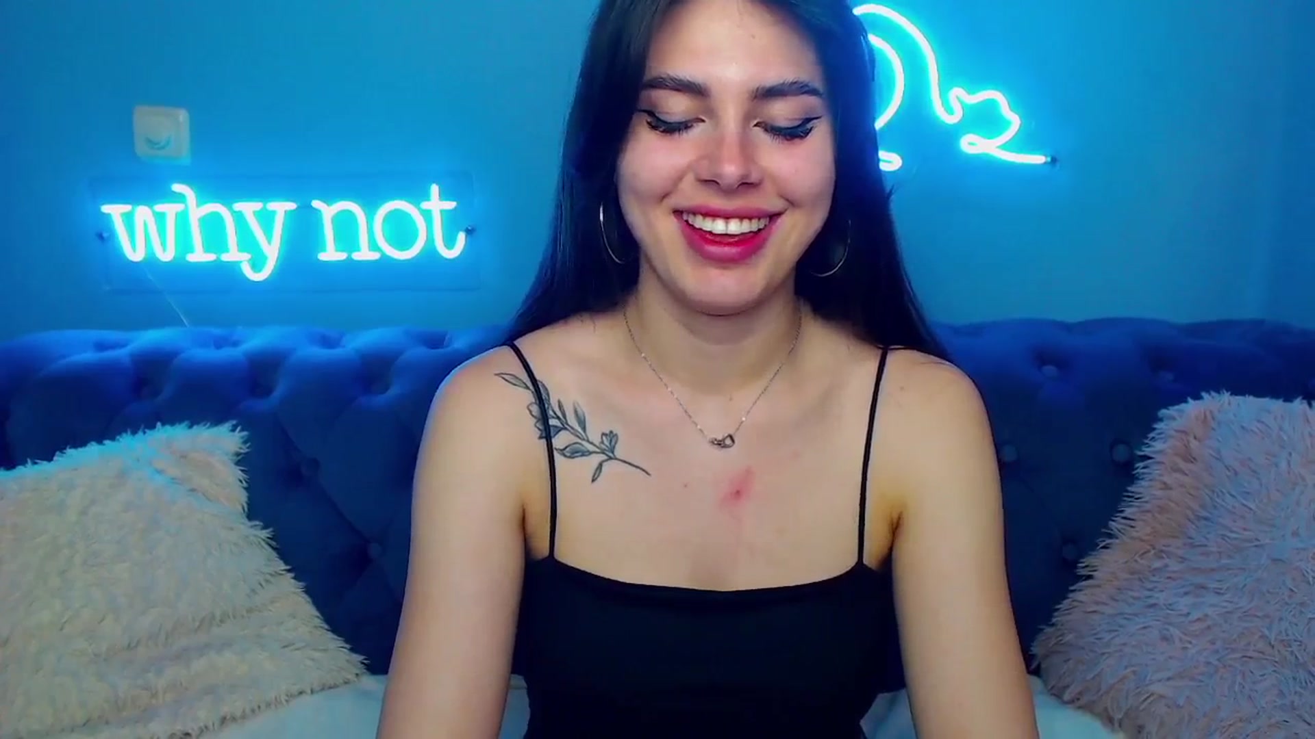 Gallery image thumbnail from ViolinaLove's myfreecams stream on, 06/02/2025, 10:59 image 11 of 20