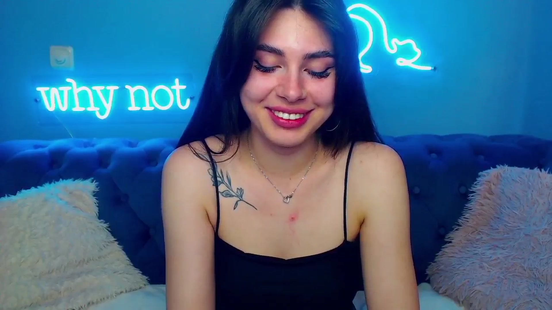 Gallery image thumbnail from ViolinaLove's myfreecams stream on, 06/02/2025, 10:59 image 19 of 20