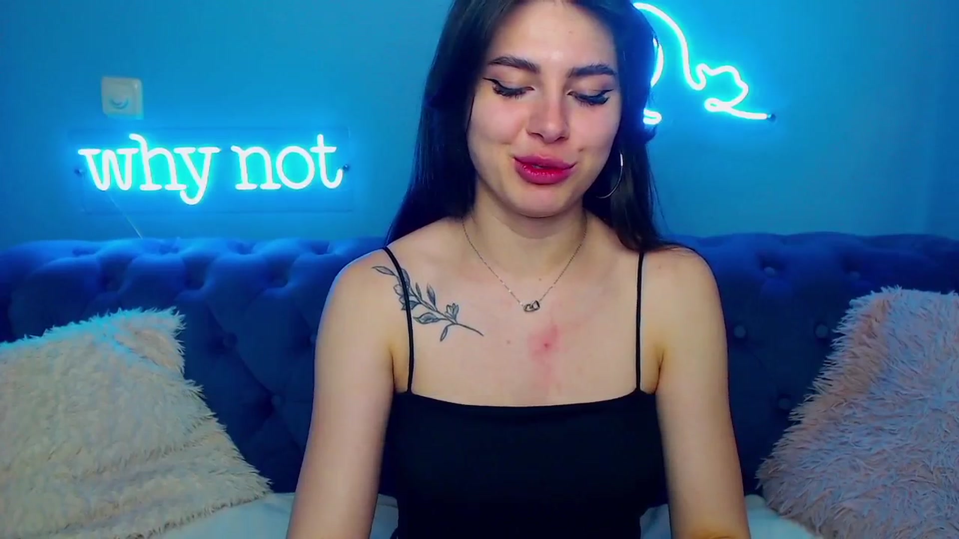 Gallery image thumbnail from ViolinaLove's myfreecams stream on, 06/02/2025, 10:59 image 9 of 20