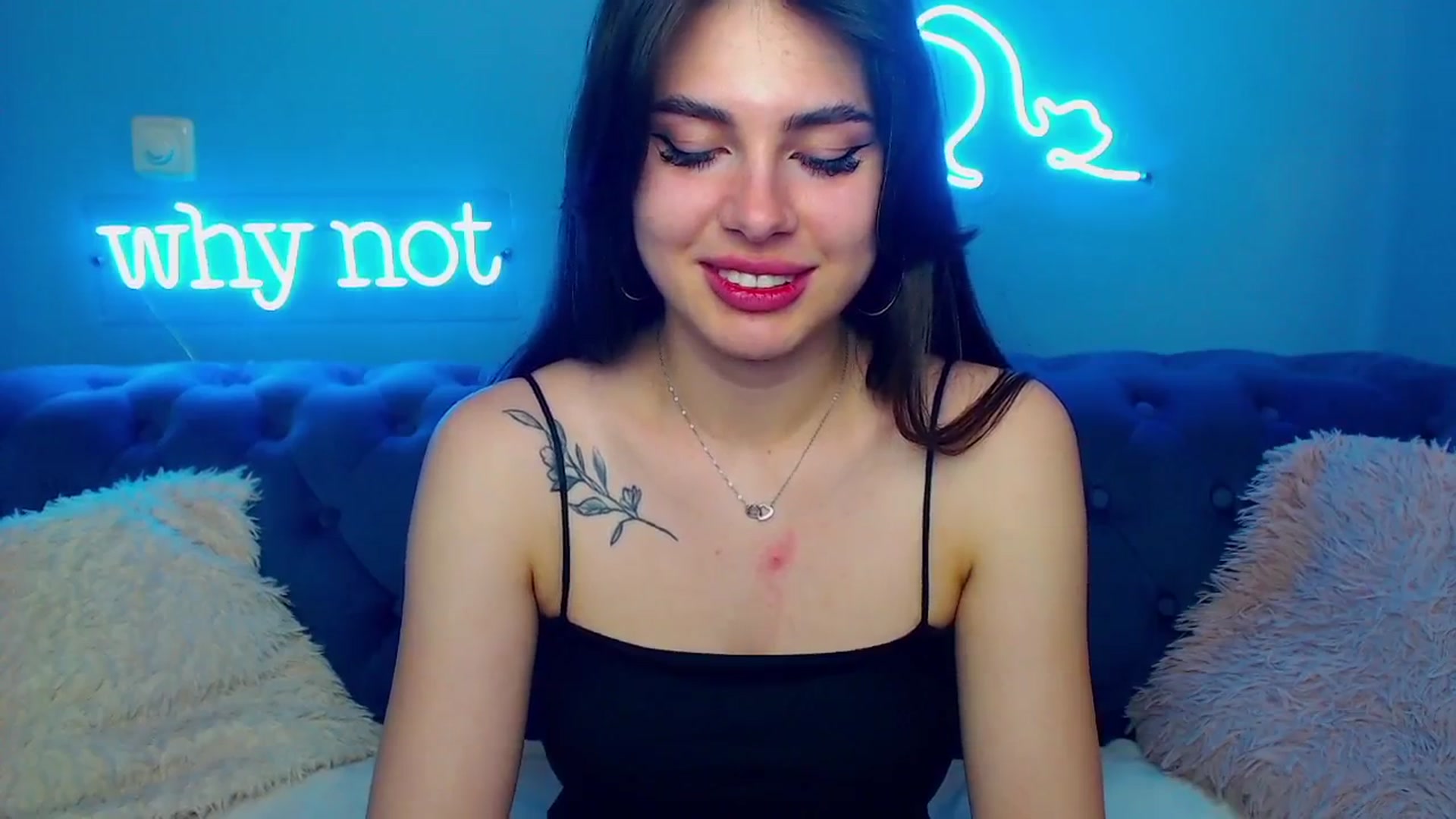Gallery image thumbnail from ViolinaLove's myfreecams stream on, 06/02/2025, 10:59 image 13 of 20
